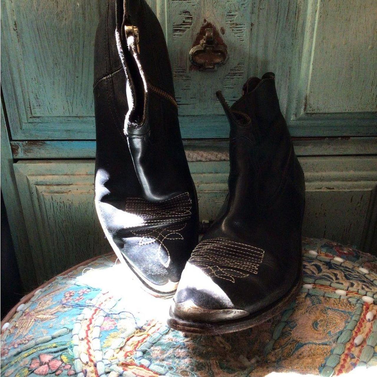 Golden goose outlet silver boots