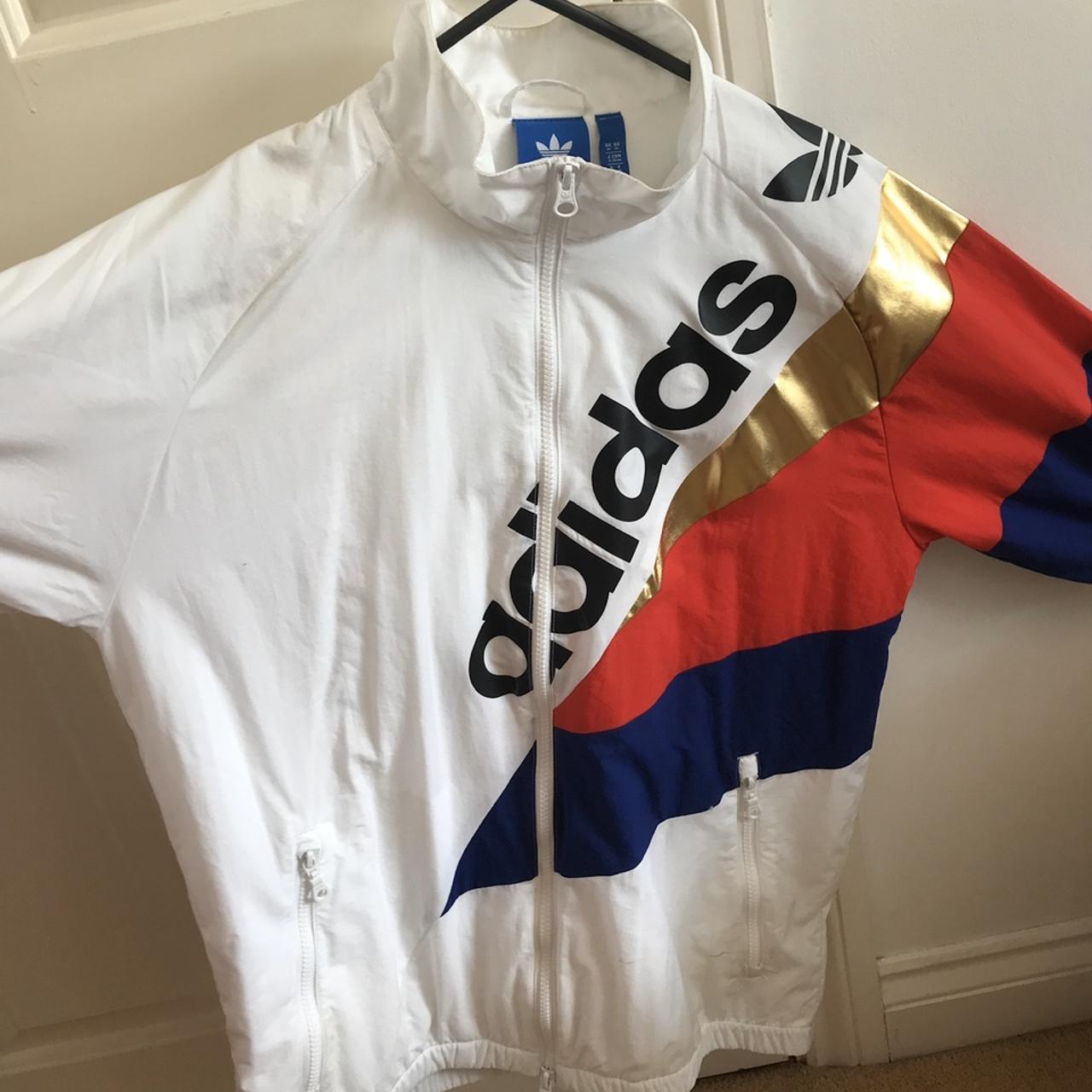 Onhandig het einde Kent Adidas originals windbreaker track jacket white gold... - Depop