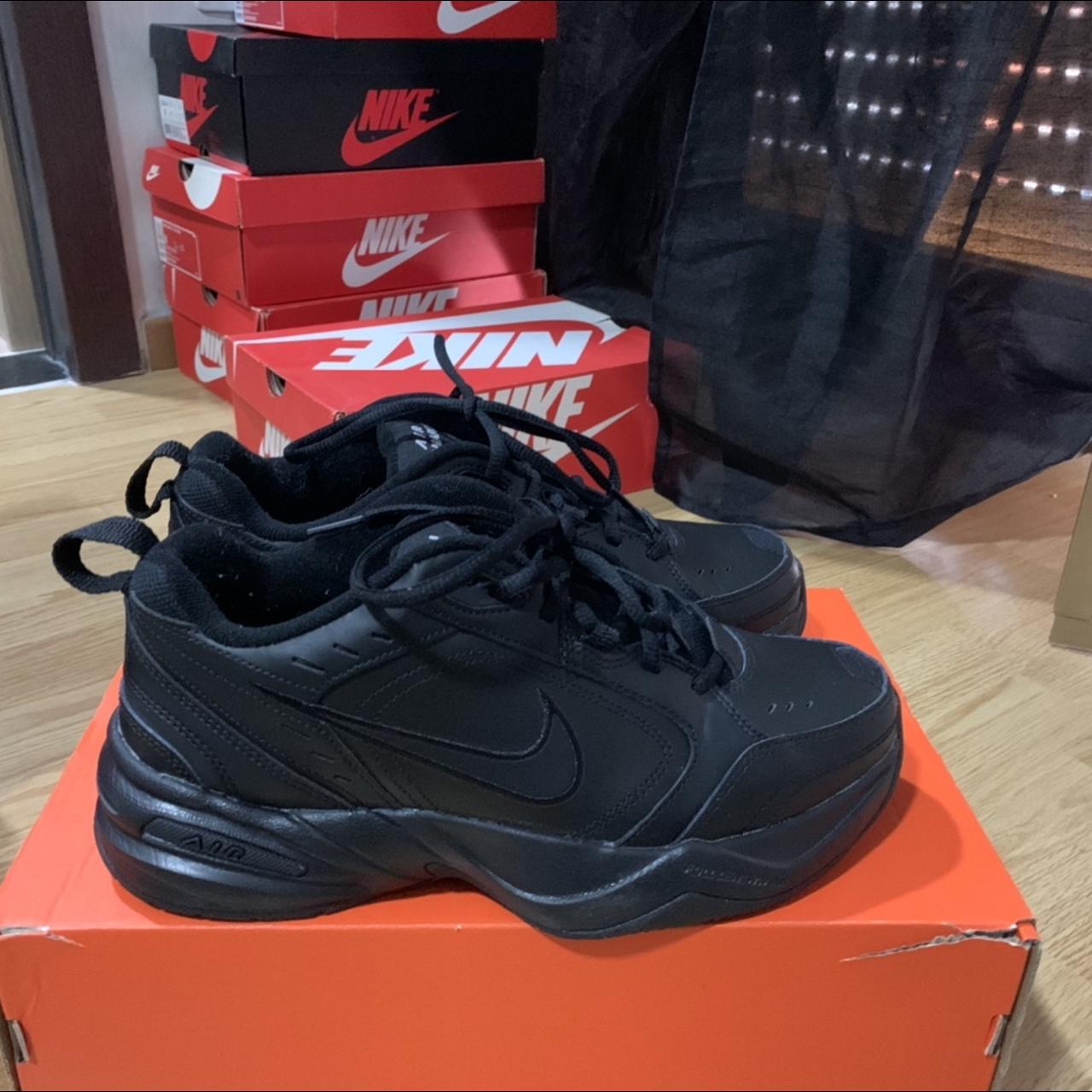 air monarch triple black