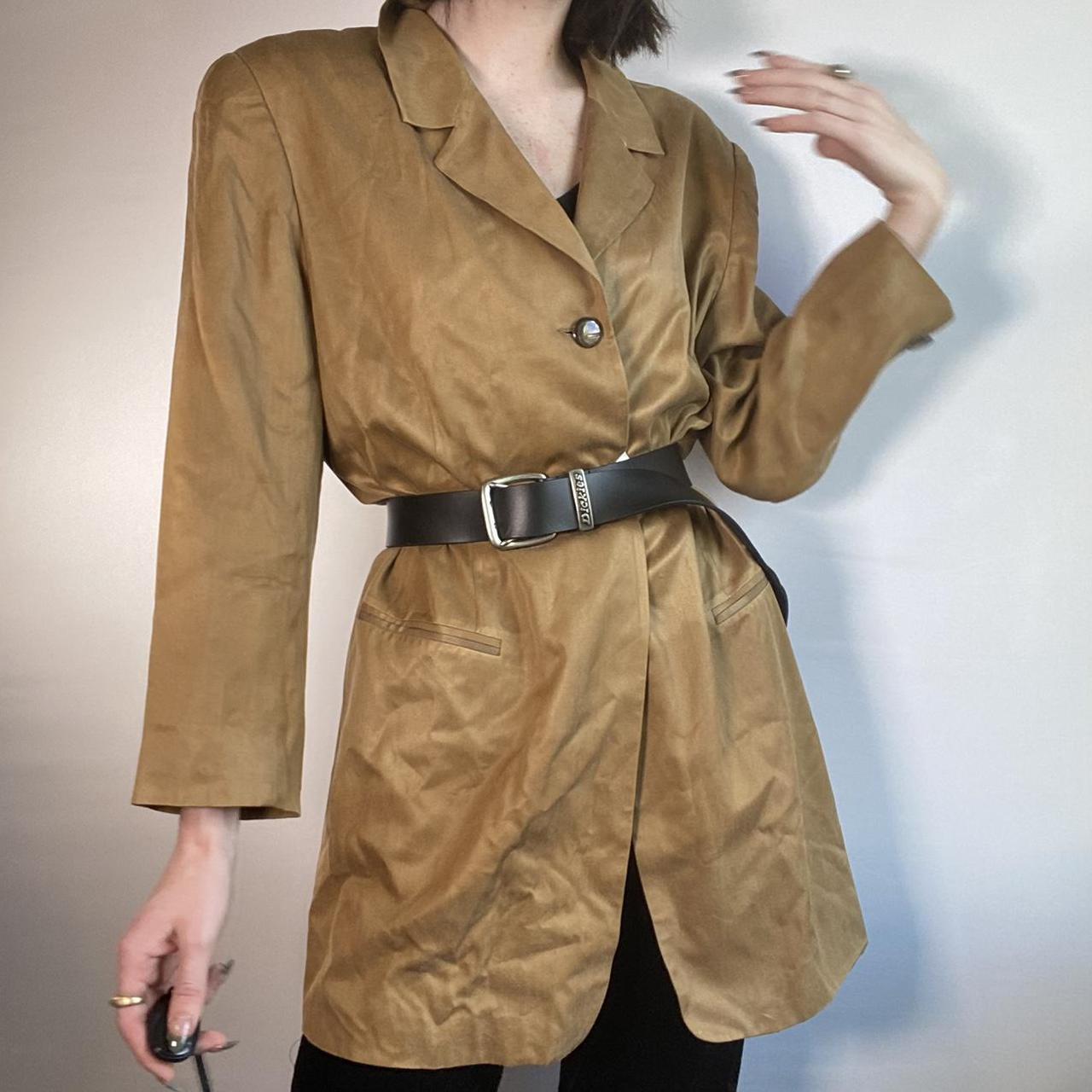 Product Image 1 - vintage Brown Blazer

In excellent condition!