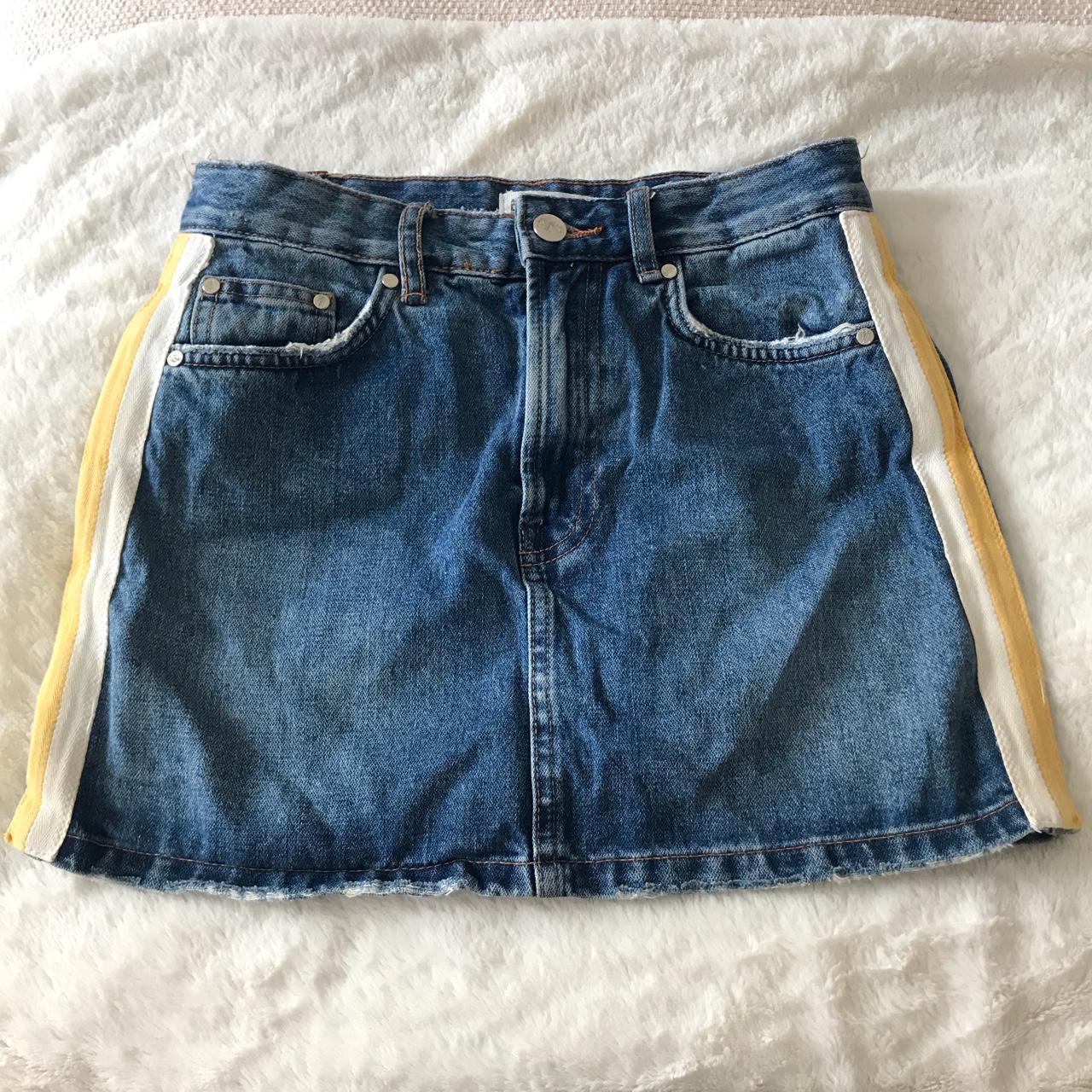 Gorgeous authentic denim Zara skirt 🔹 pale