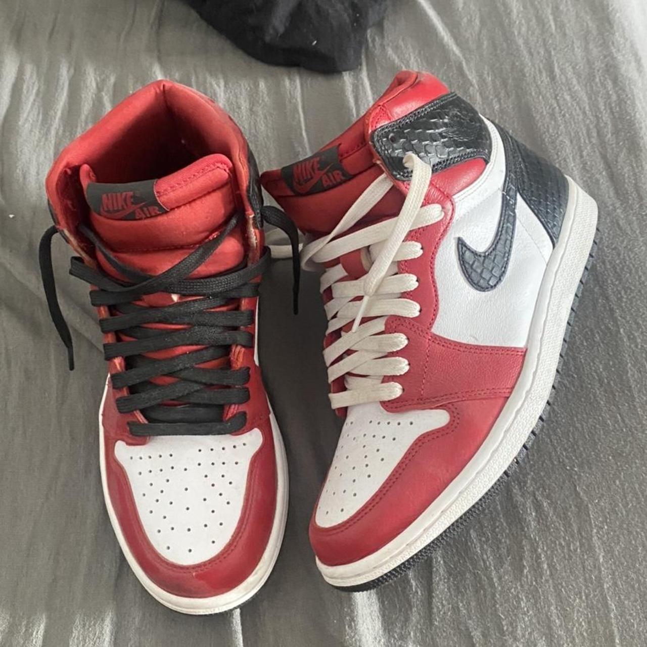 aj1 satin snakeskin