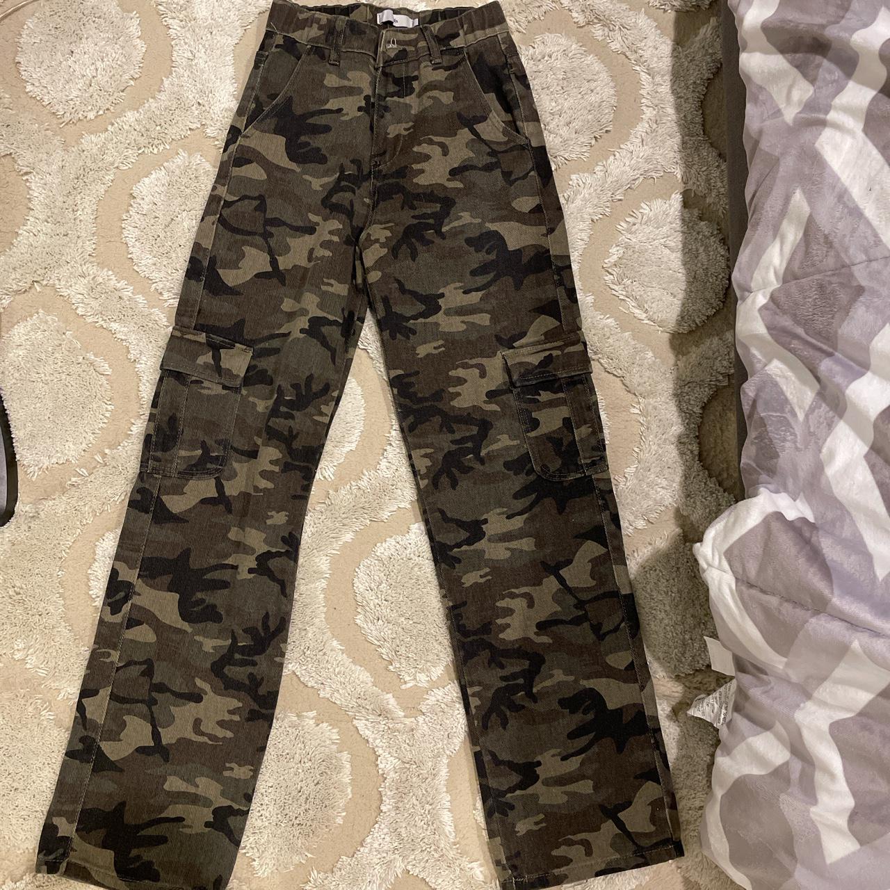 adika camo pants