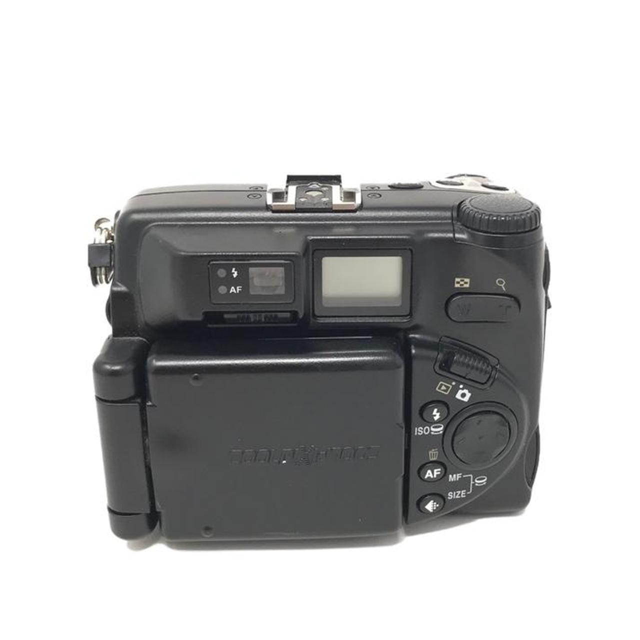 Product Image 3 - Nikon Coolpix 5000 Digital Camera

Comes