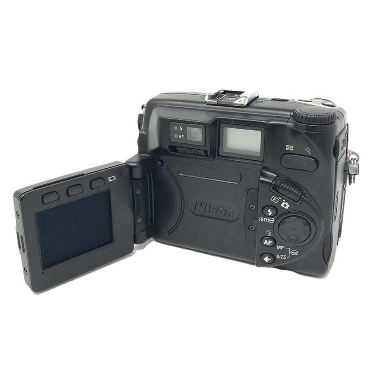 Product Image 4 - Nikon Coolpix 5000 Digital Camera

Comes