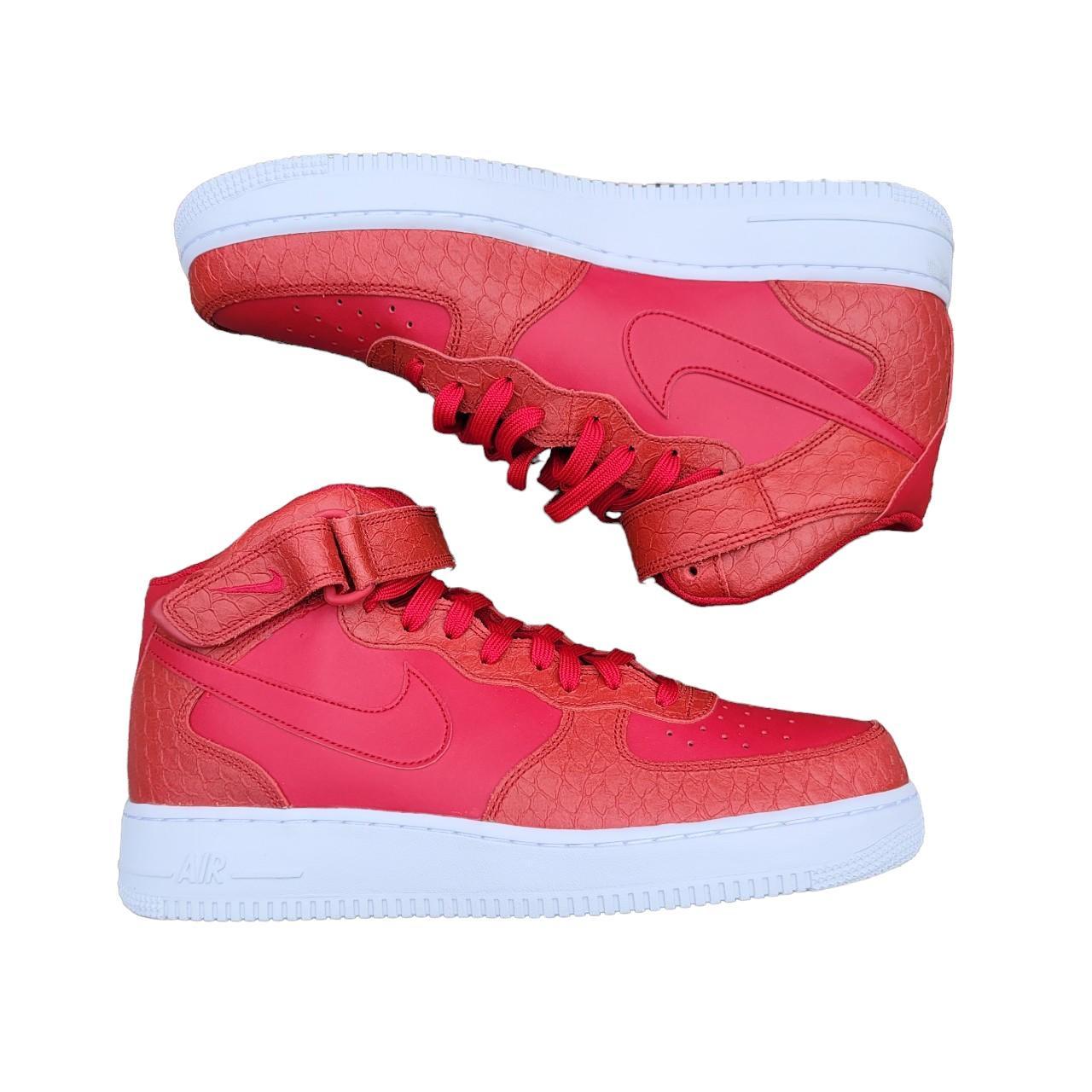 Nike Air Force 1 '07 LV8 1 Red / 10.5
