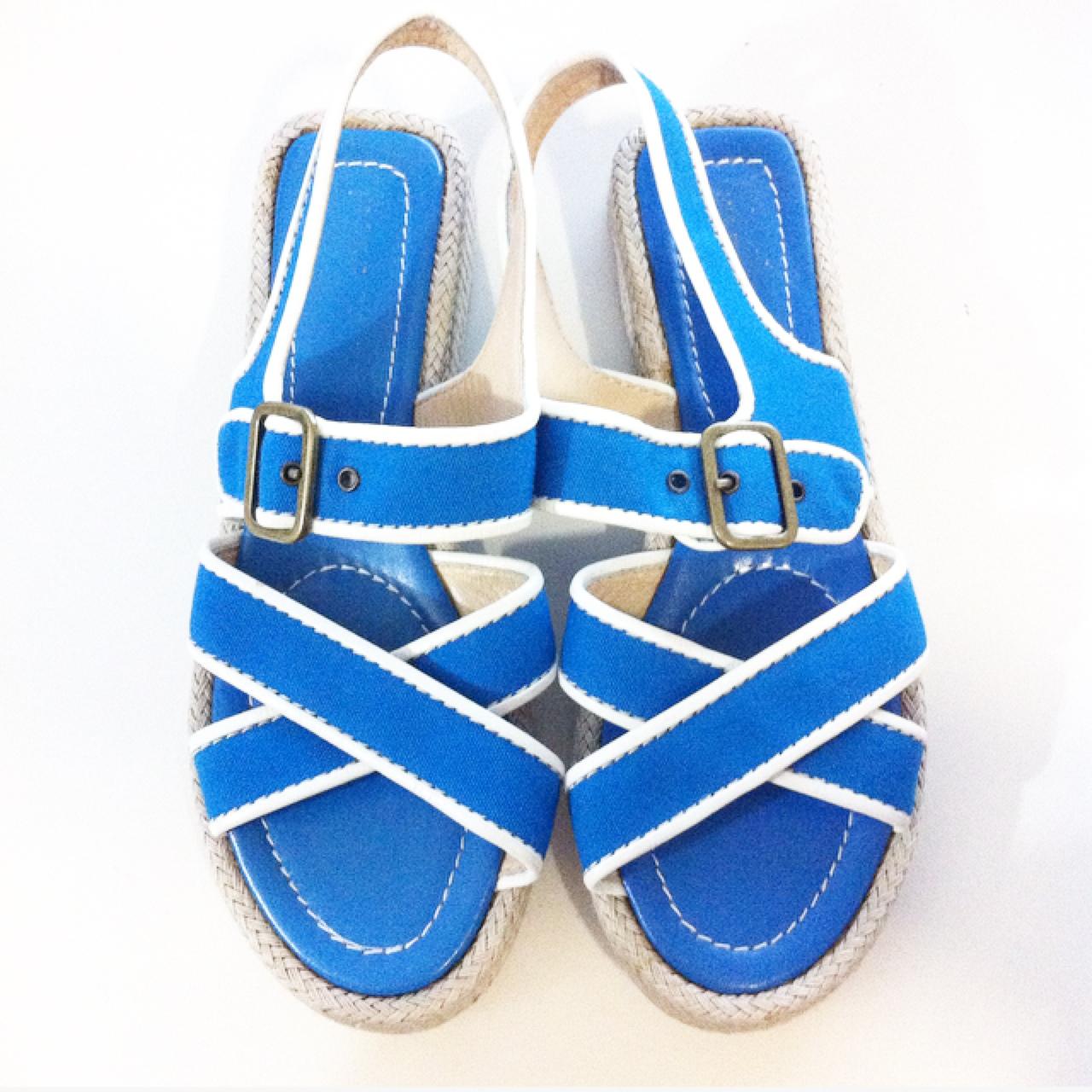 Marc Jacobs Women's White and Blue Sandals | Depop