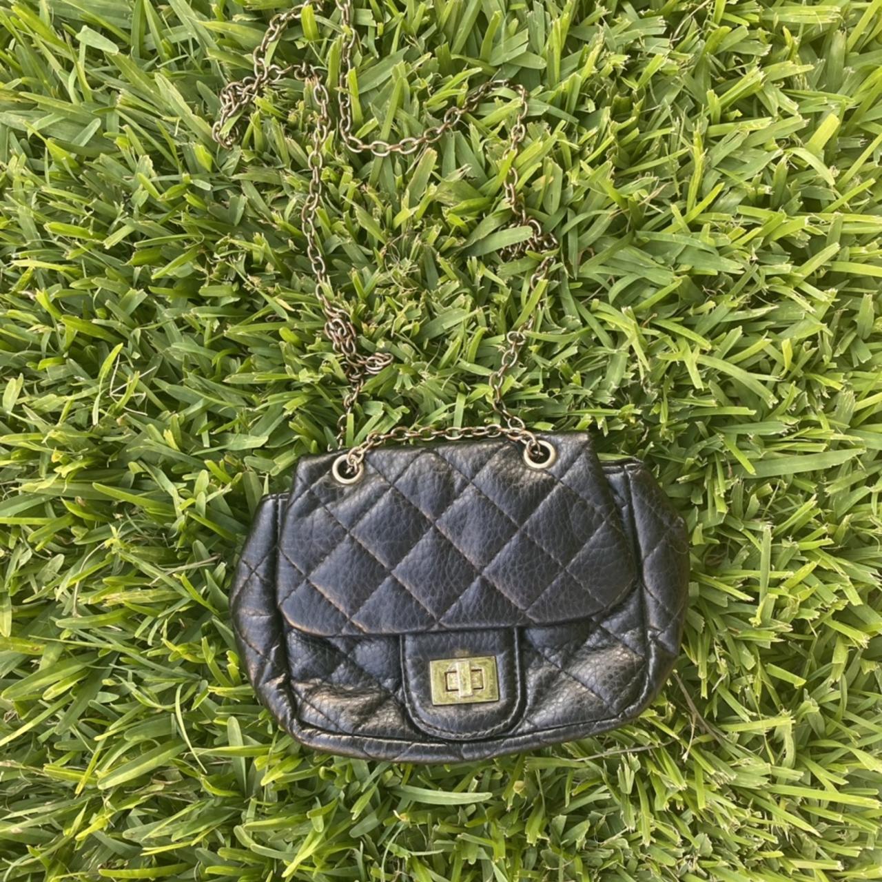 Forever 21 | Bags | Black Quilted Crossbody Purse Bag Gold Chain Gold  Hardware Forever 2 | Poshmark