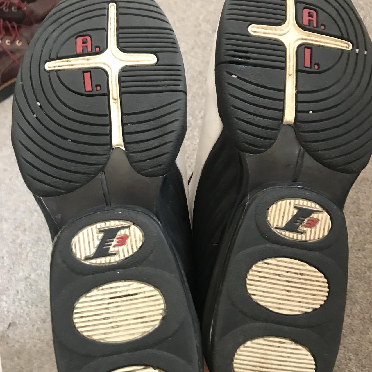 人気商品、90's、レアなReebok、3番、iverson 、XLサイズ Old Reebok x Allen Iverson i3 trainers. UK7. Rare | Depop