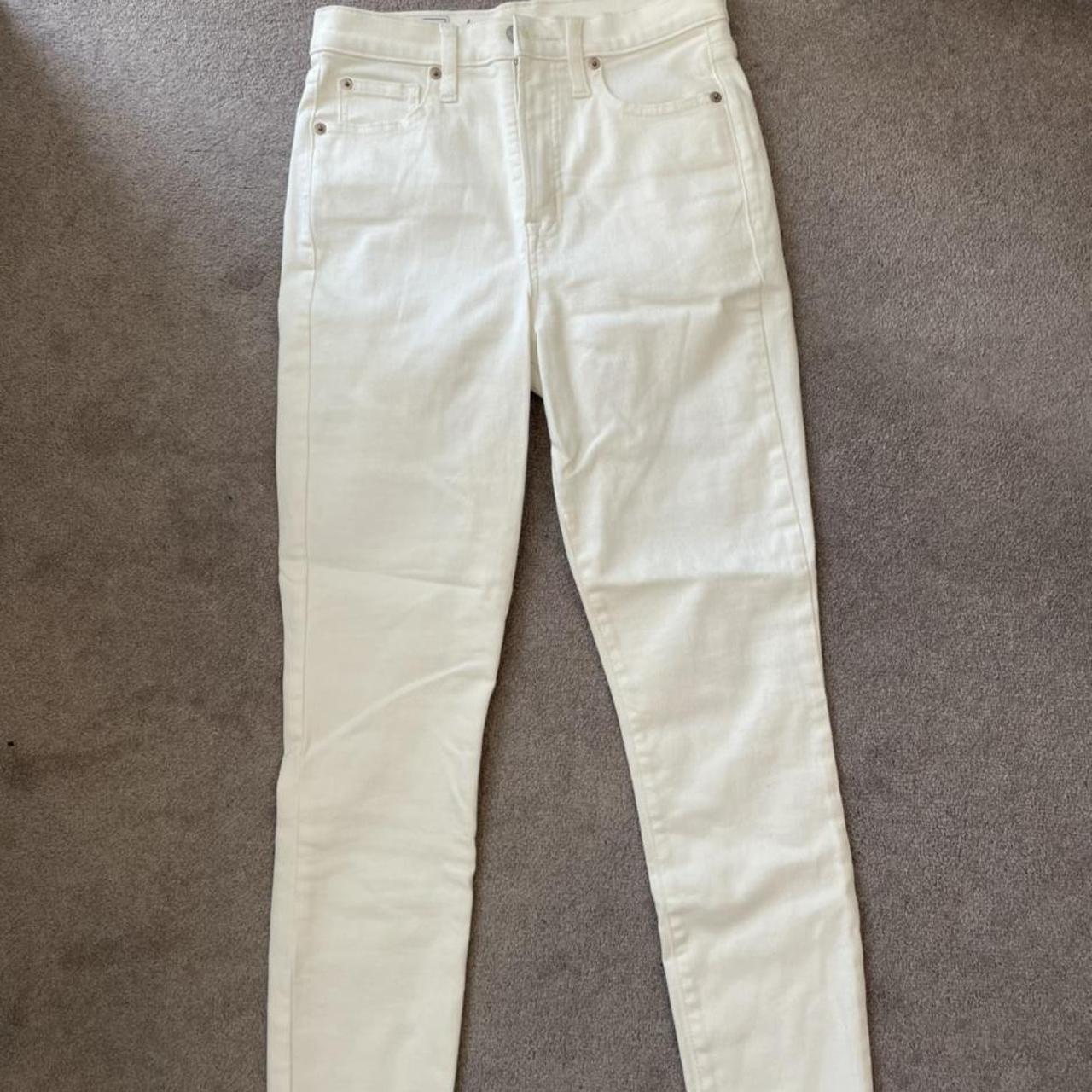 Gap Women's White Jeans | Depop