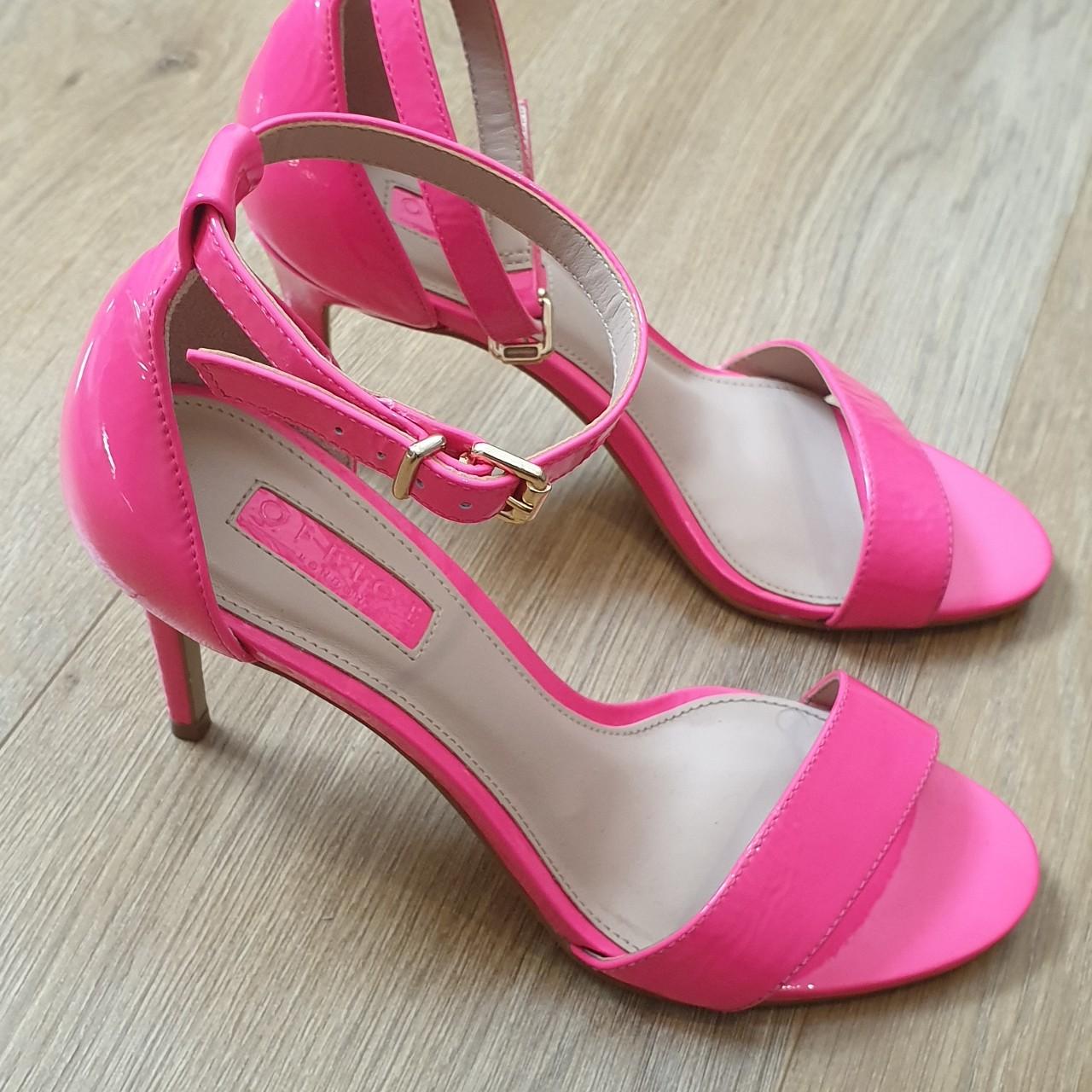 Hot pink hot sale mid heels