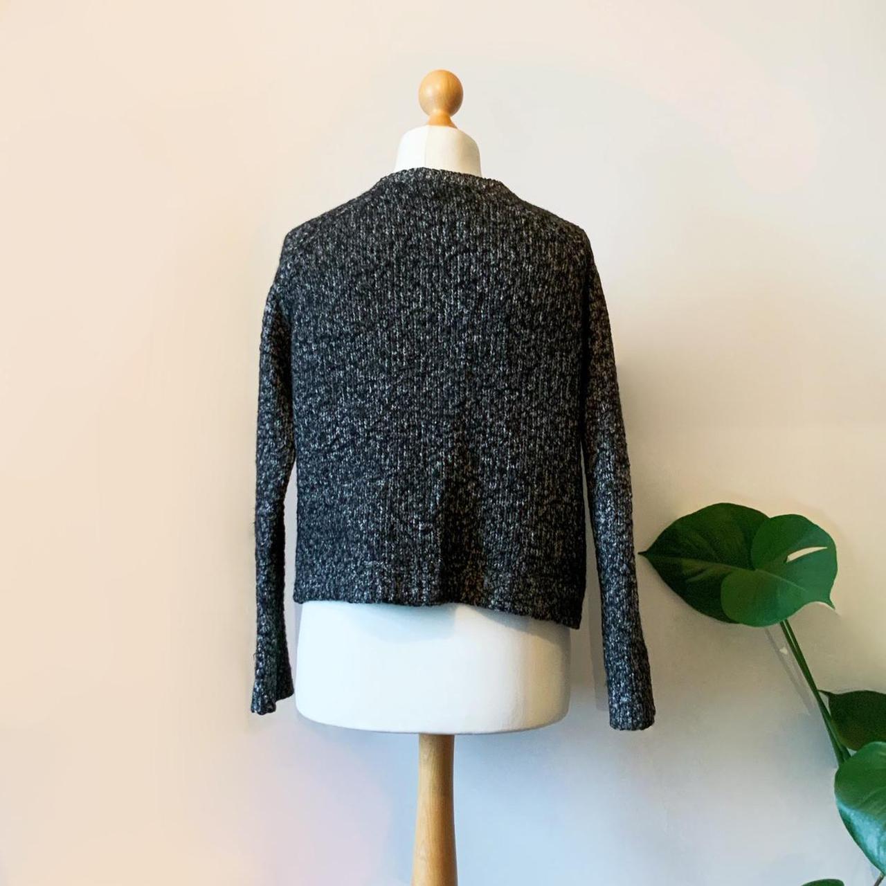 Cosy grey jumper with long sleeves. Perfect for... - Depop