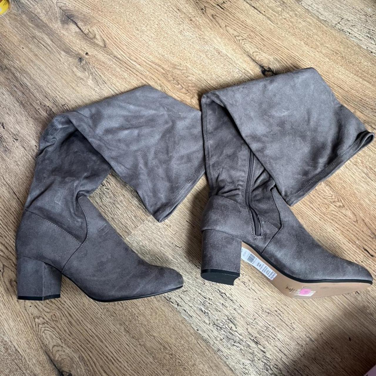 Dorothy Perkins Knee High Boots in grey. Size 5. RRP