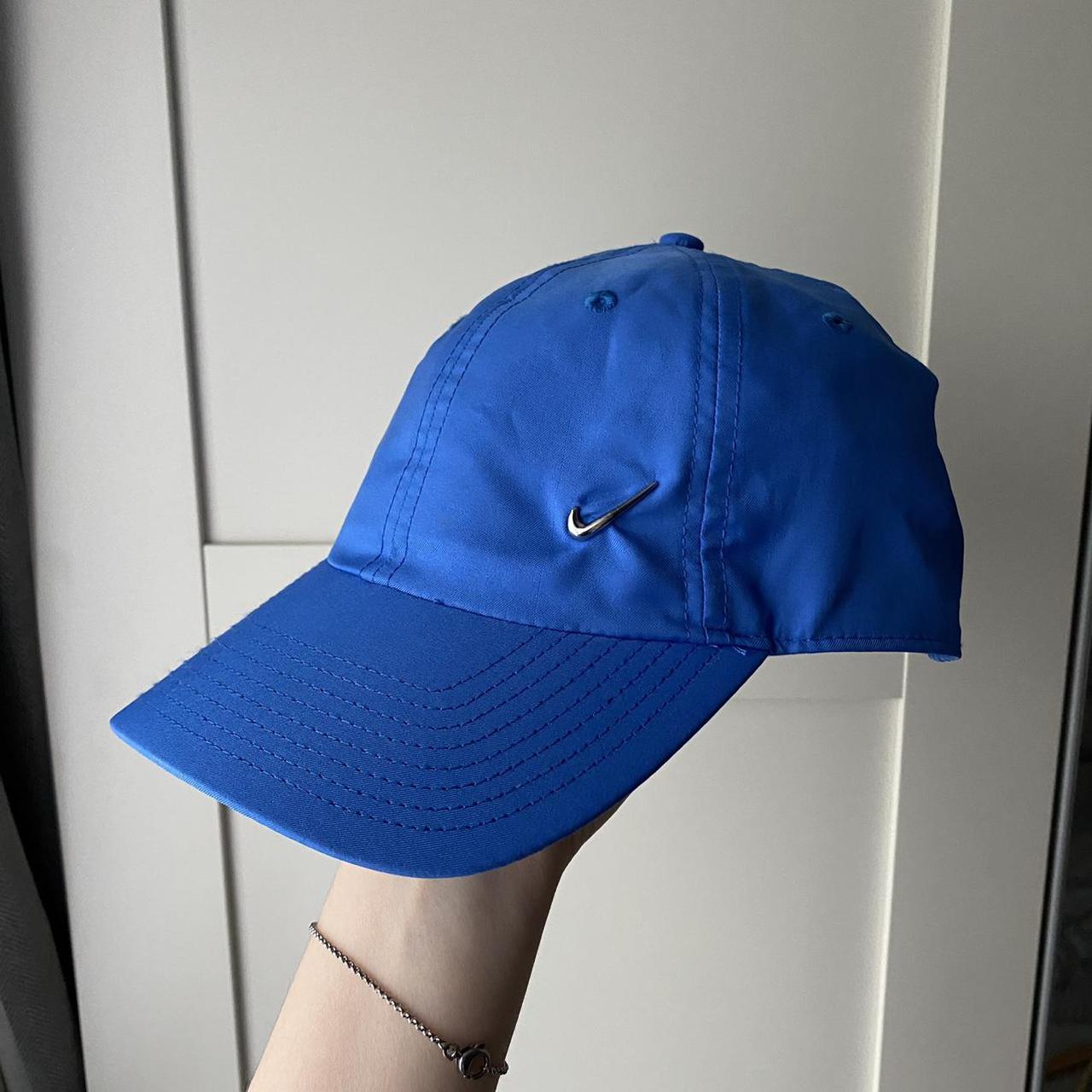 nike side swoosh cap