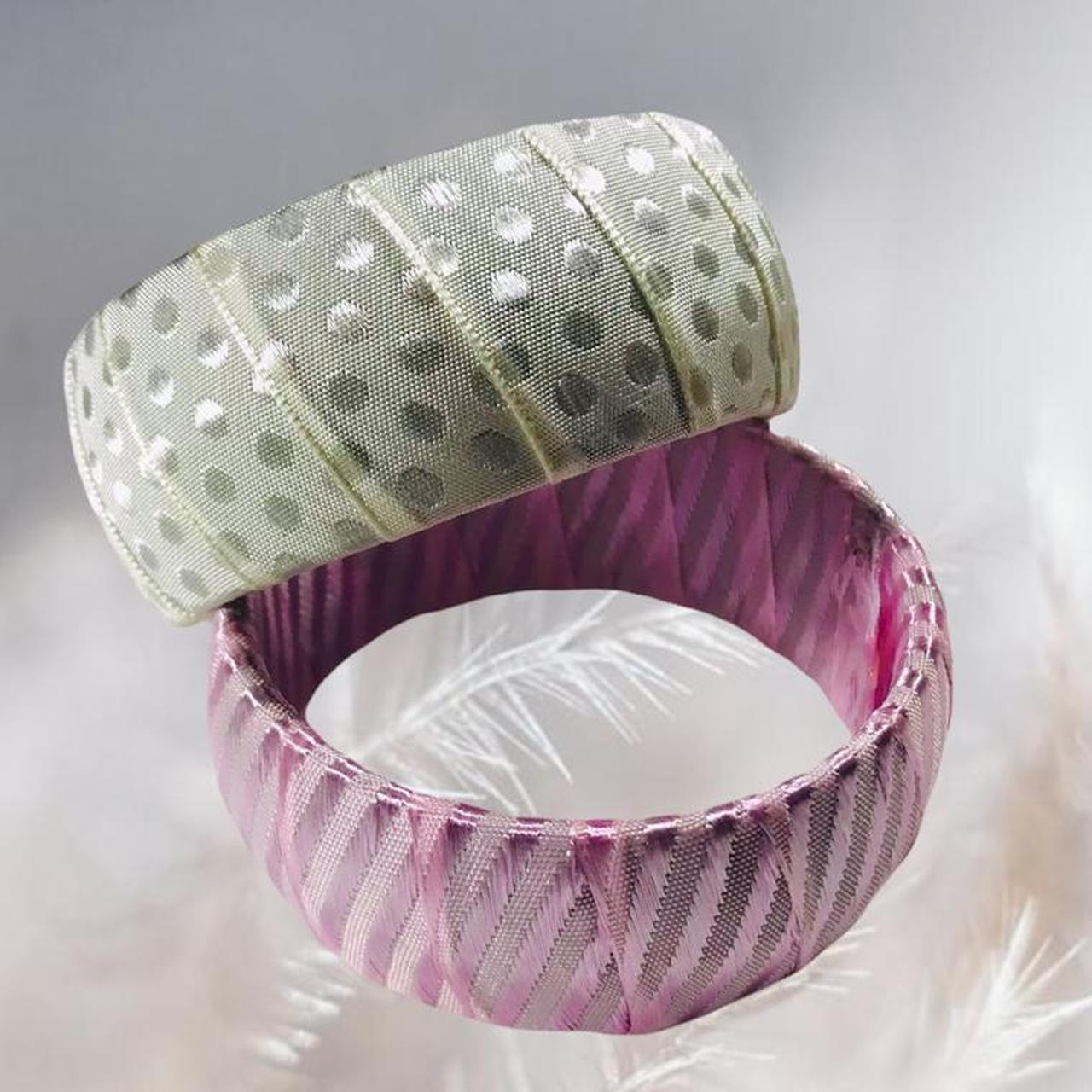 Women's White and Cream Jewellery (2)