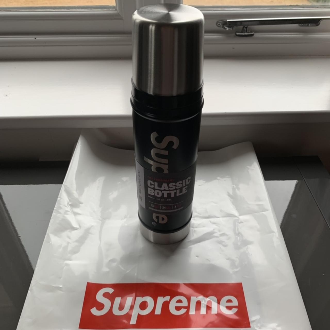 Supreme x Stanley 20 oz Vacuum Insulated Bottle Red NEW 100% Authentic