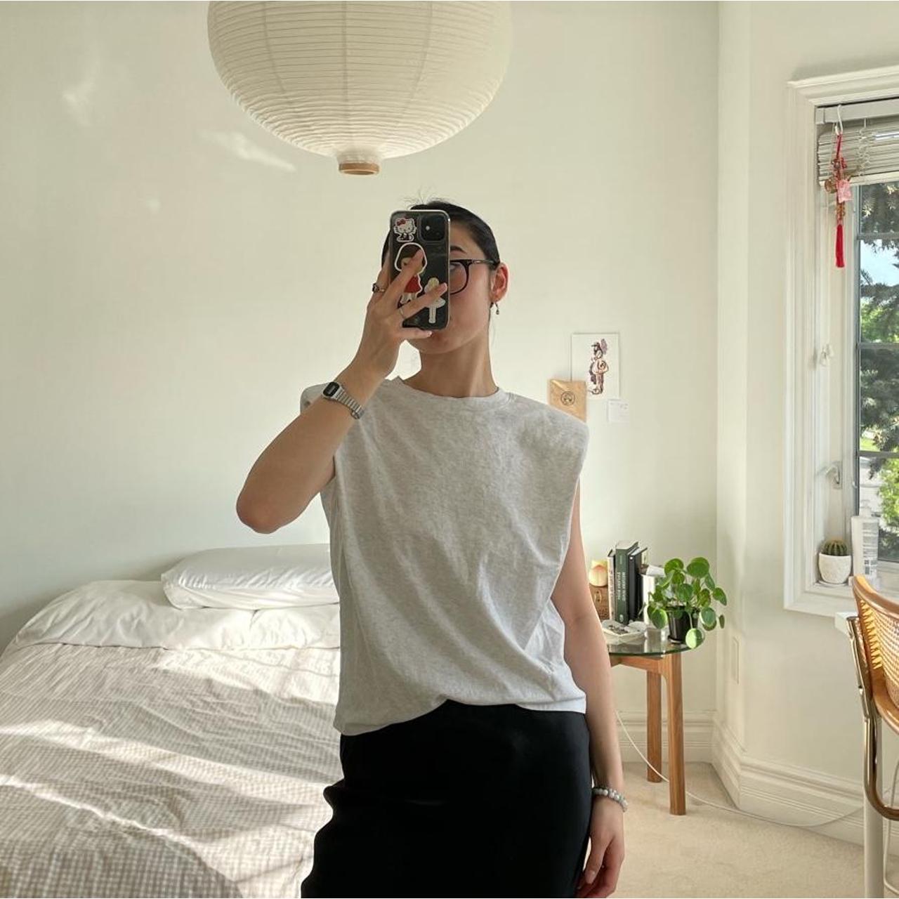 Aritzia Babaton shoulder pad top, Heather gray Size xs