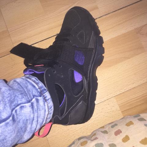 Huaraches with store the strap