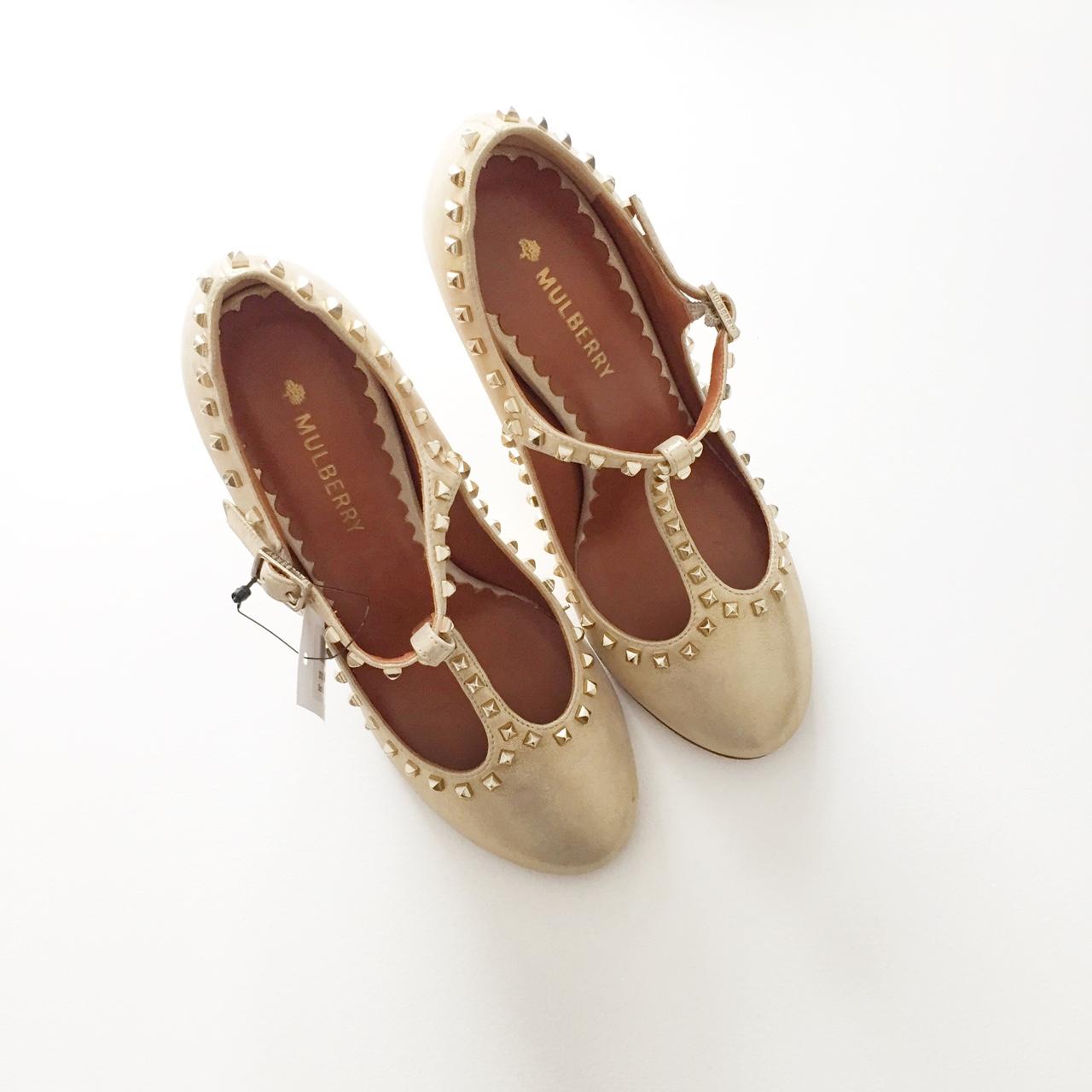 Studded t clearance bar flat shoes