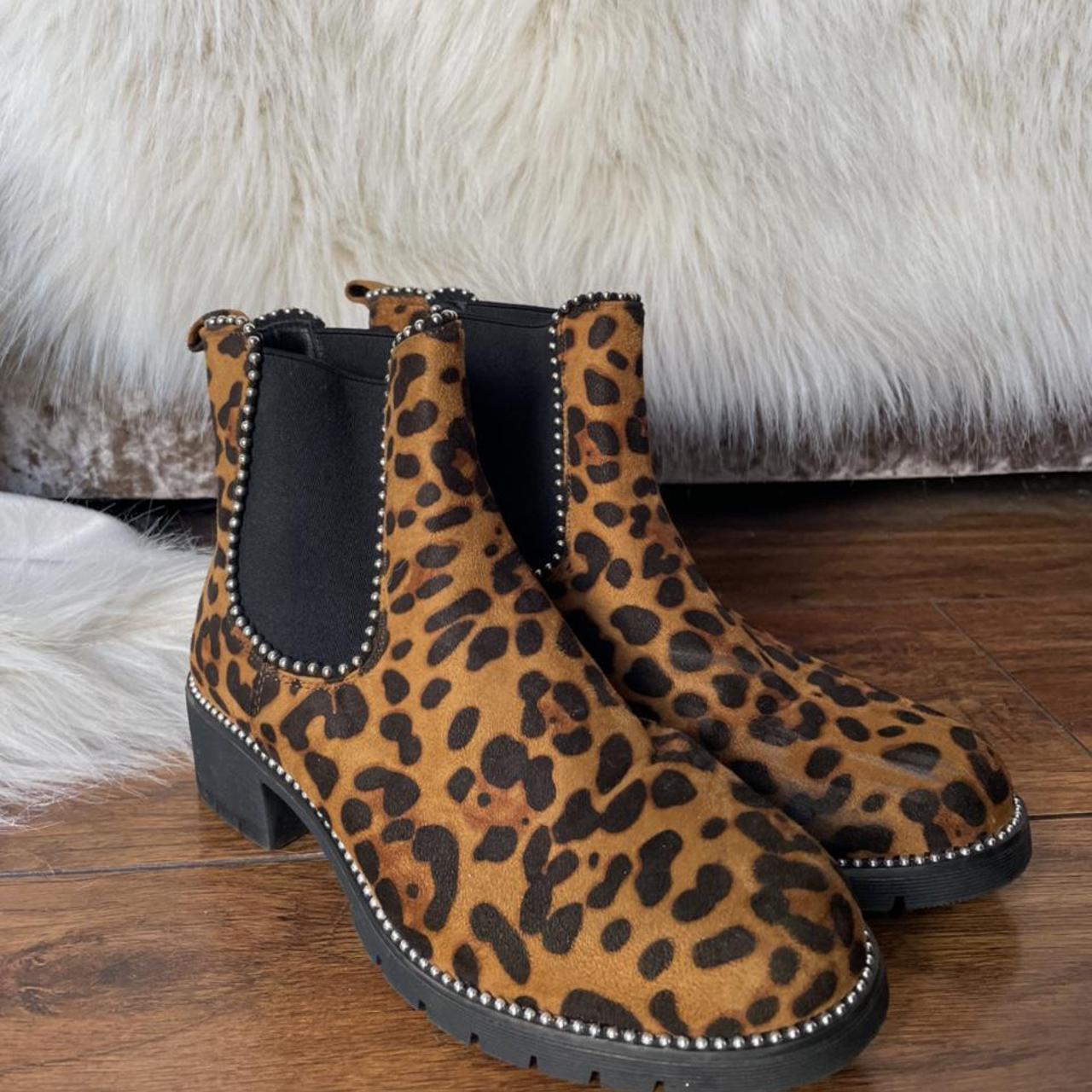 chelsea boots with leopard print