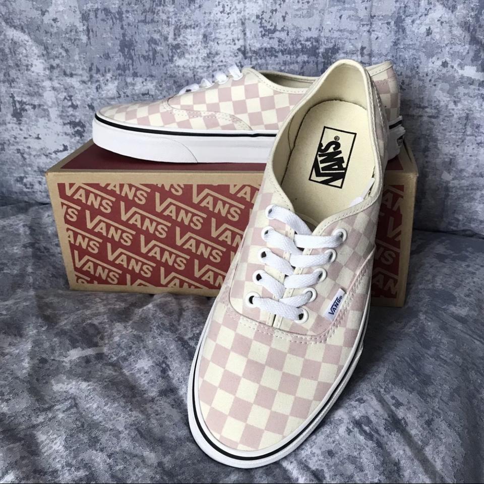 Vans checkered hot sale shoes pink