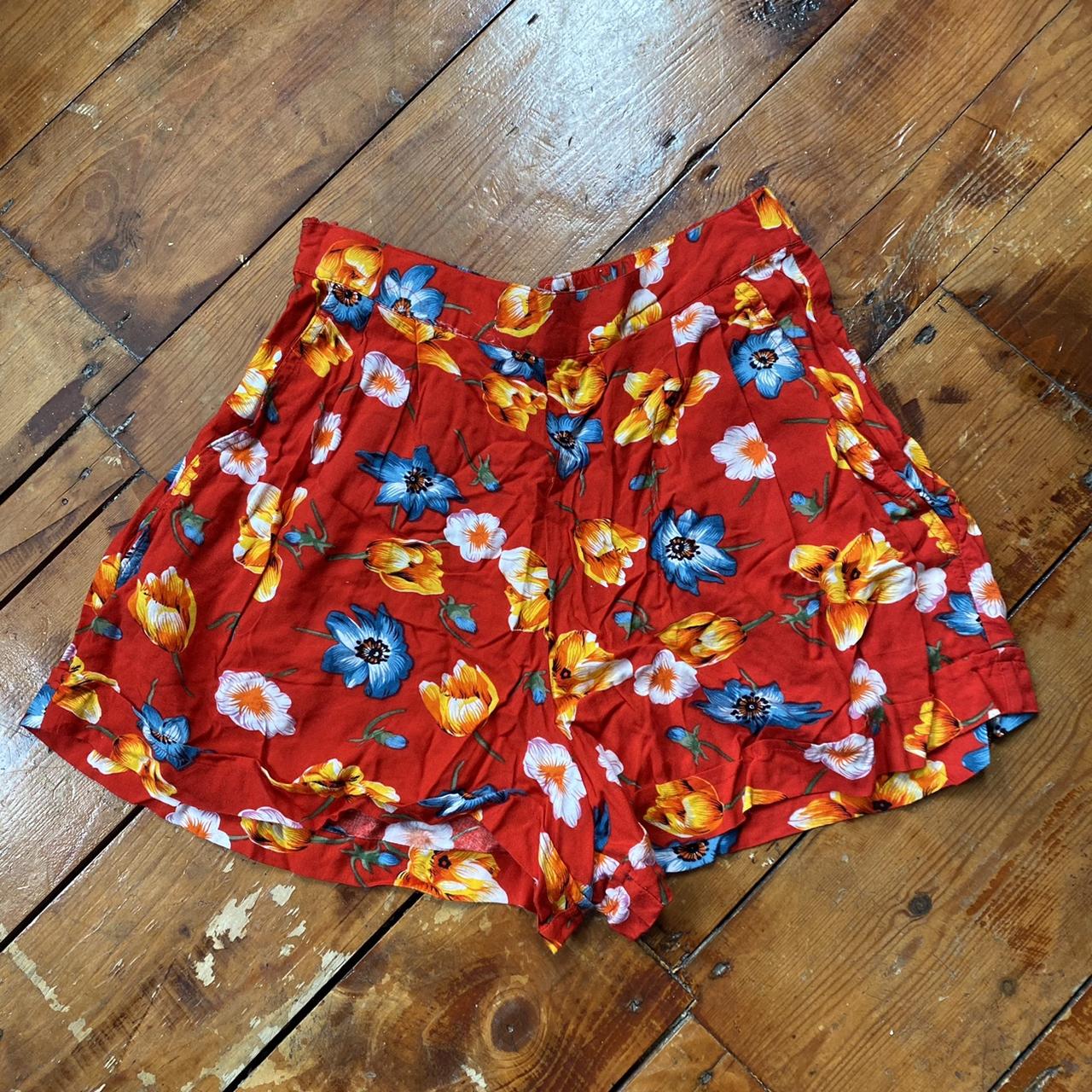 Vintage floral shorts 🌸 Size 8 Perfect... Depop