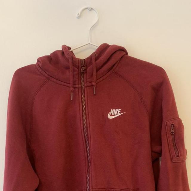 nike tribute overhead hooded top