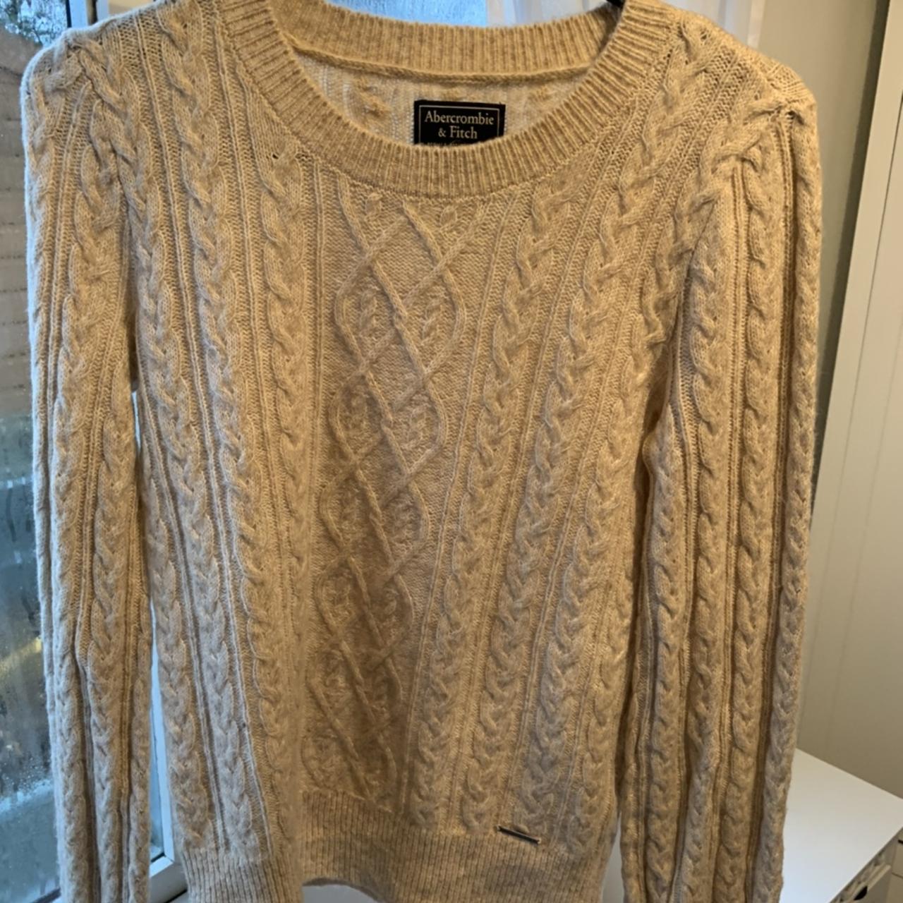 Abercrombie & Fitch jumper size XS would fit 4-10! - Depop