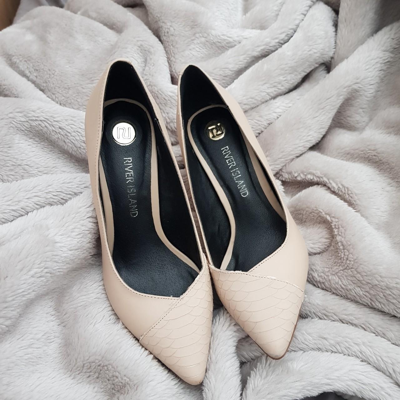 Pale pink/nude river island pointy stiletto heels... - Depop