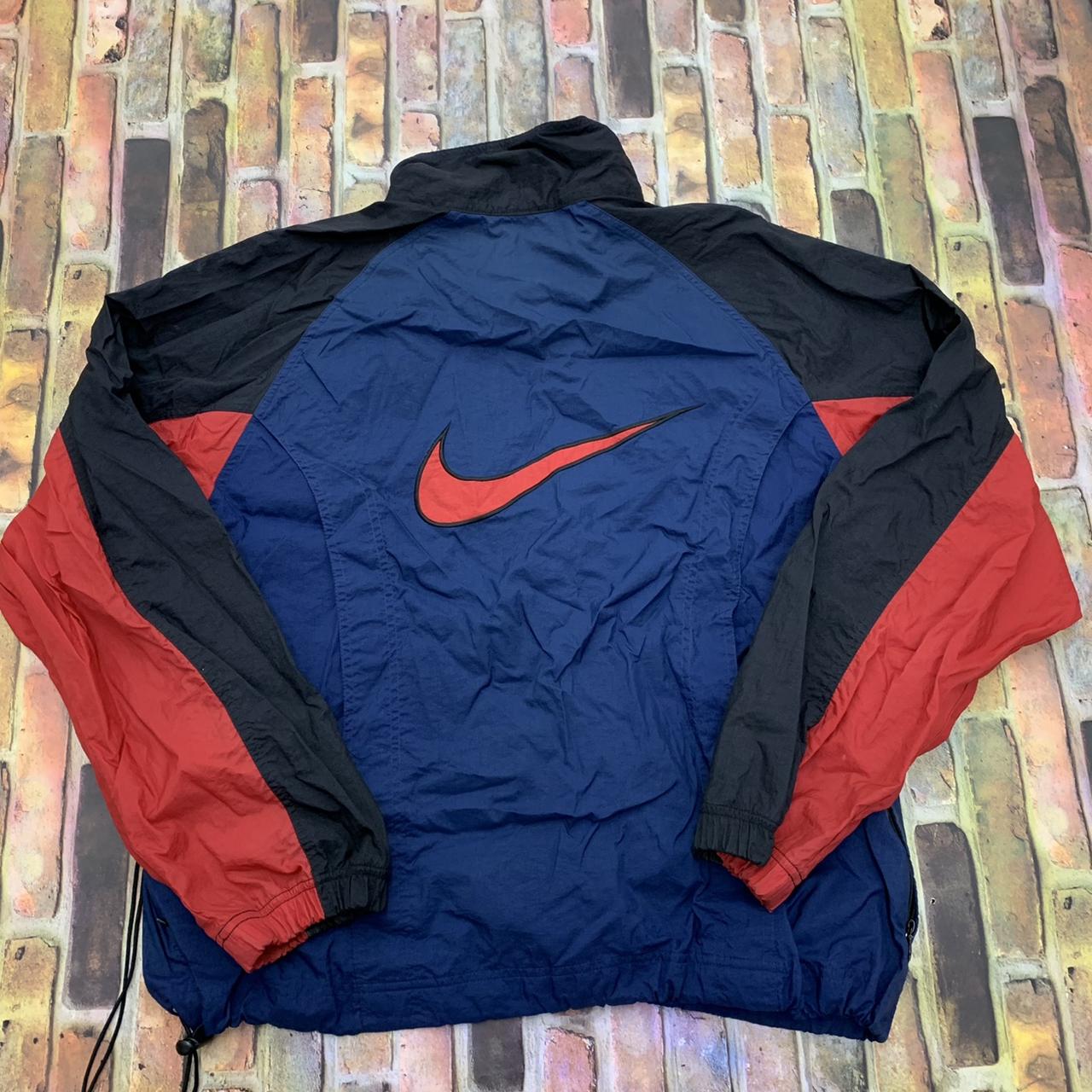 Vintage 1995 Nike jacket in navy. Such a nice color... - Depop