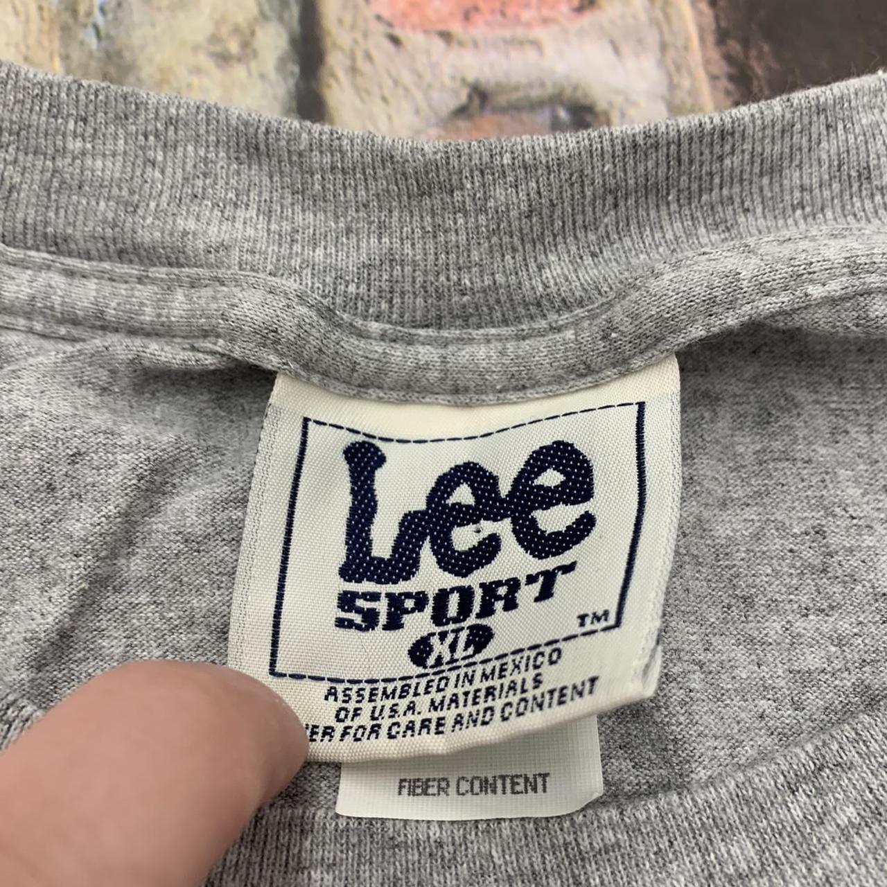 Lee Men's Grey T-shirt | Depop