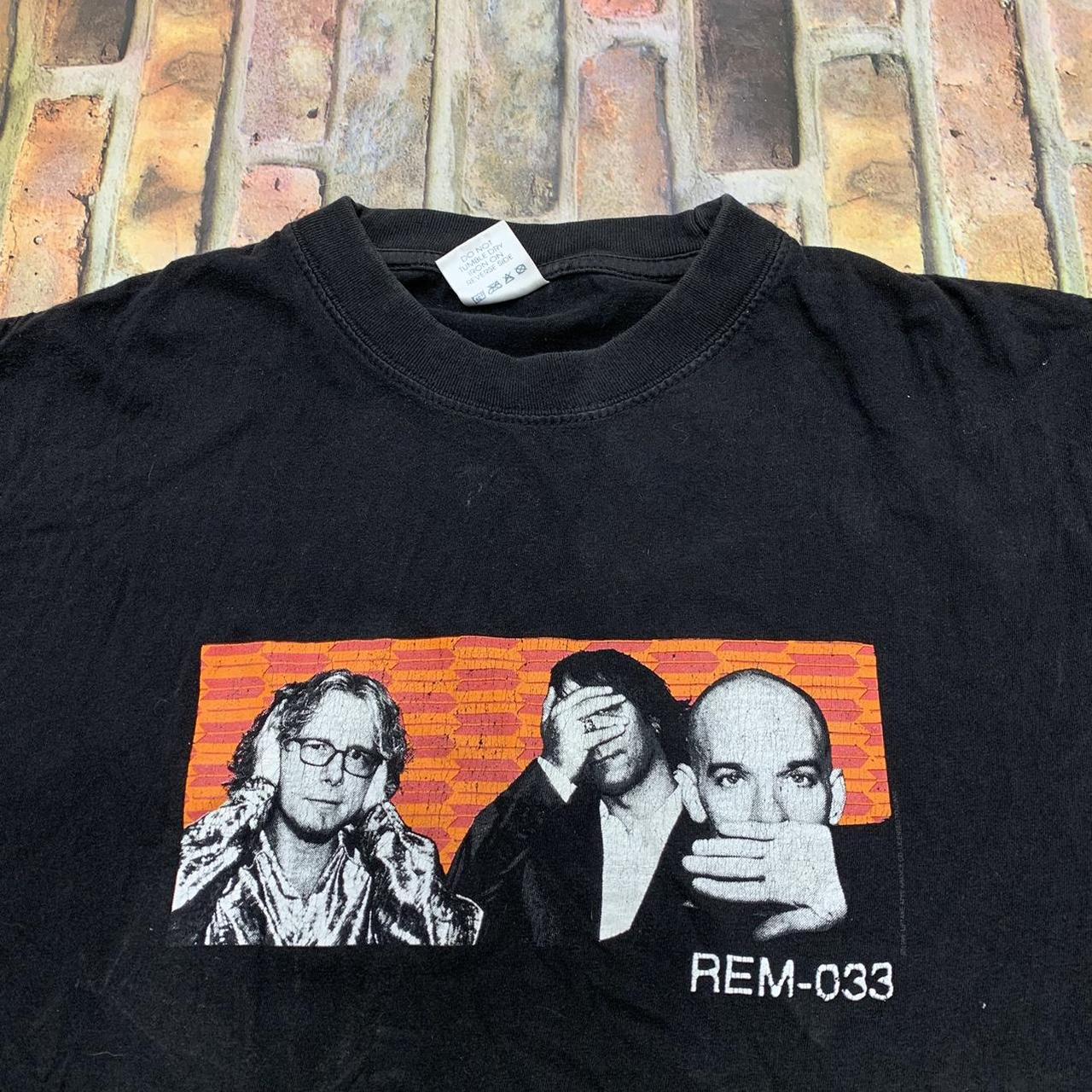 Vintage R.E.M. band tee in black. From 1999 tour....