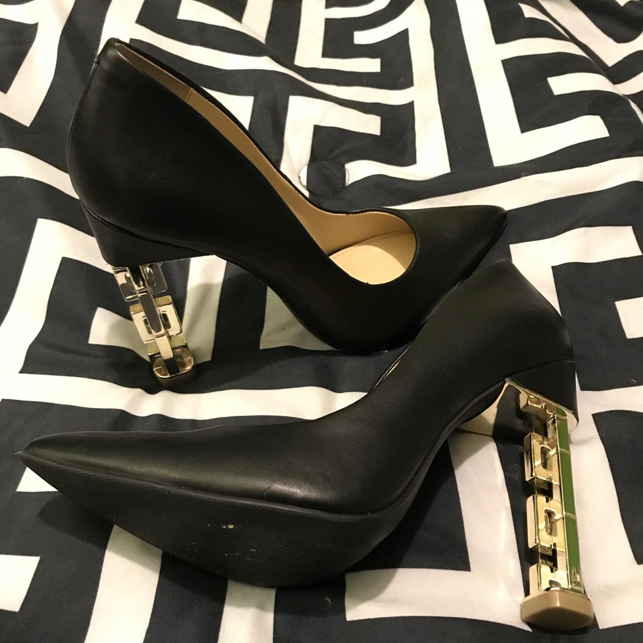 Katy Perry black pumps with gold chain link heel 🔥... - Depop