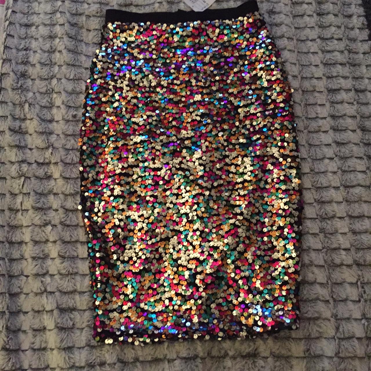 H&M sequin midi skirt, never worn still got tags on... - Depop