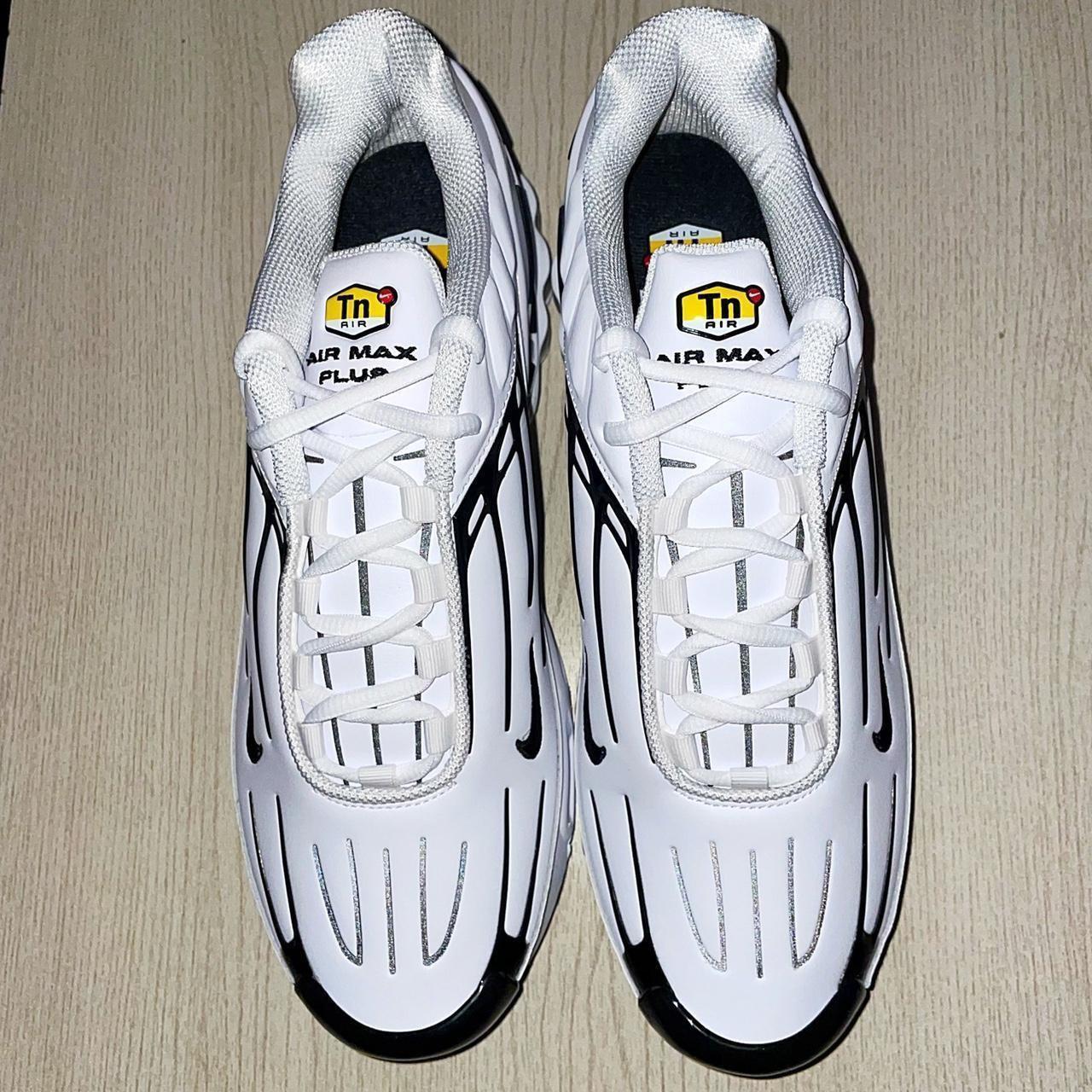 nike tn air black and white