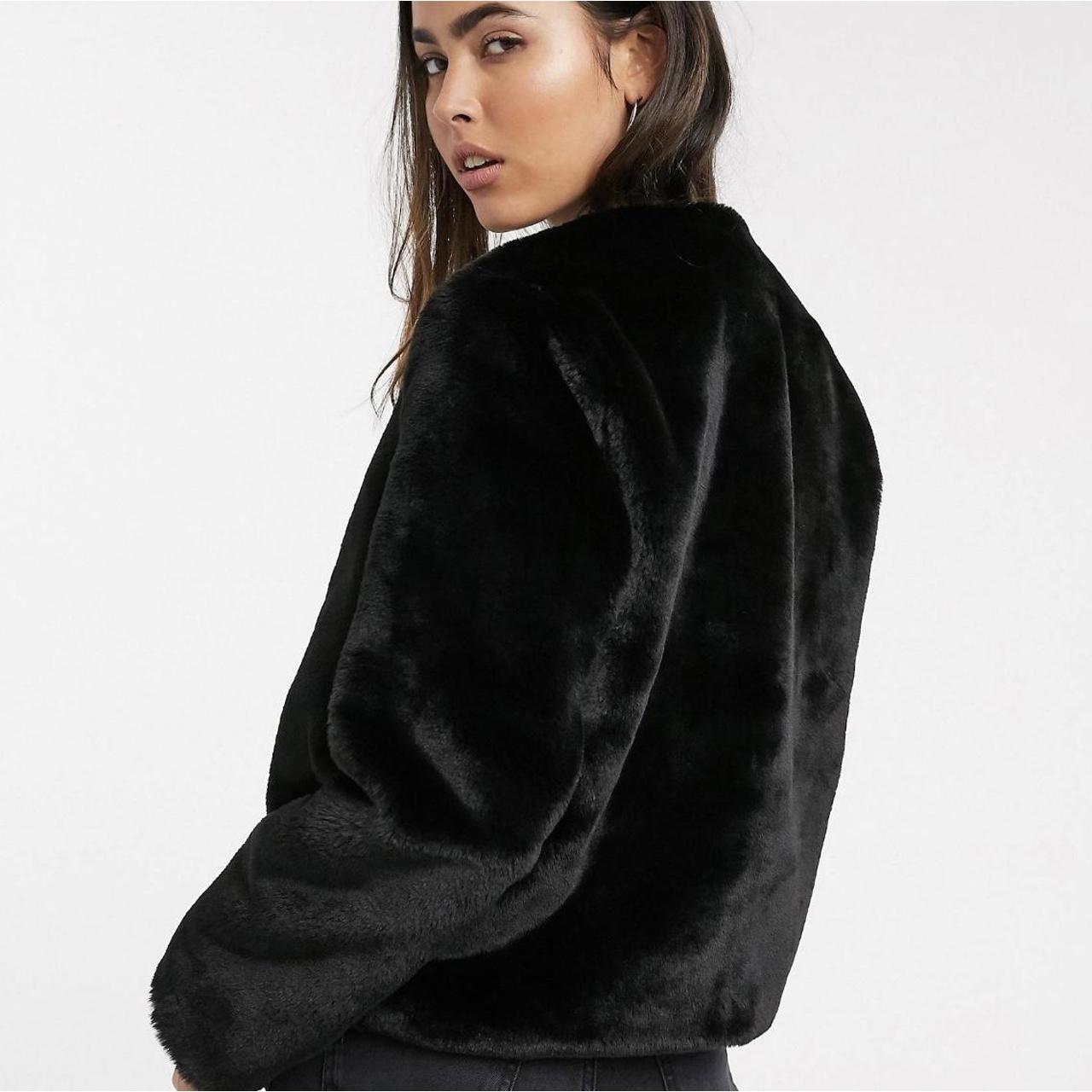 Stradivarius faux fur jacket in black uk size