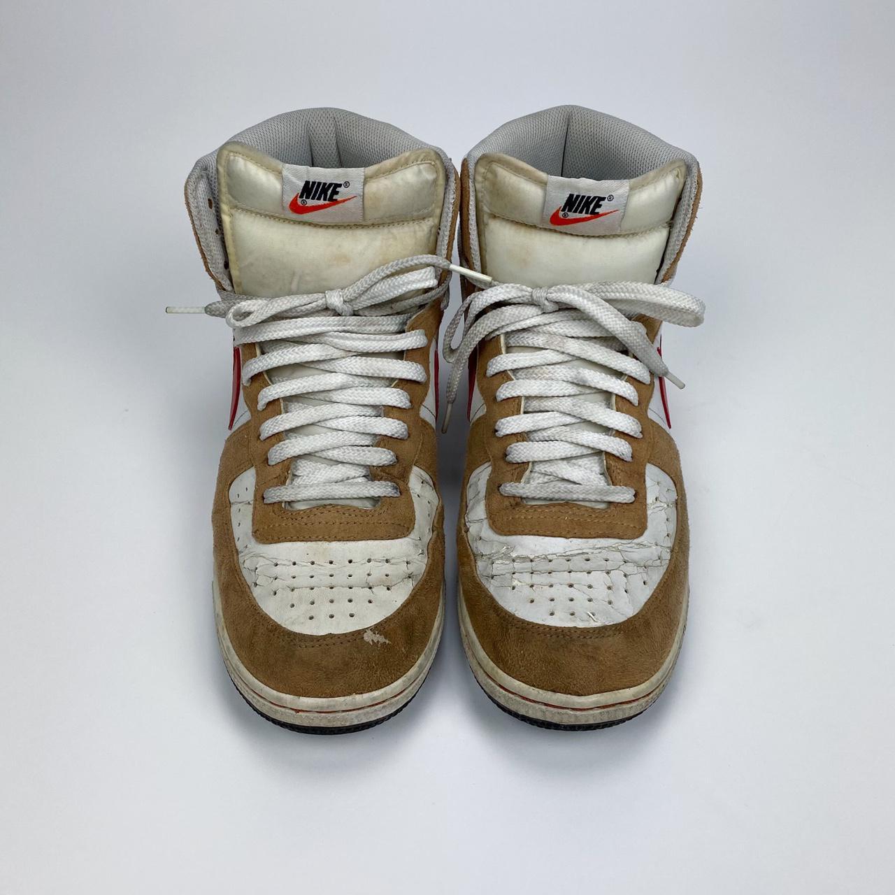 Nike Men's Tan and Red Trainers (2)
