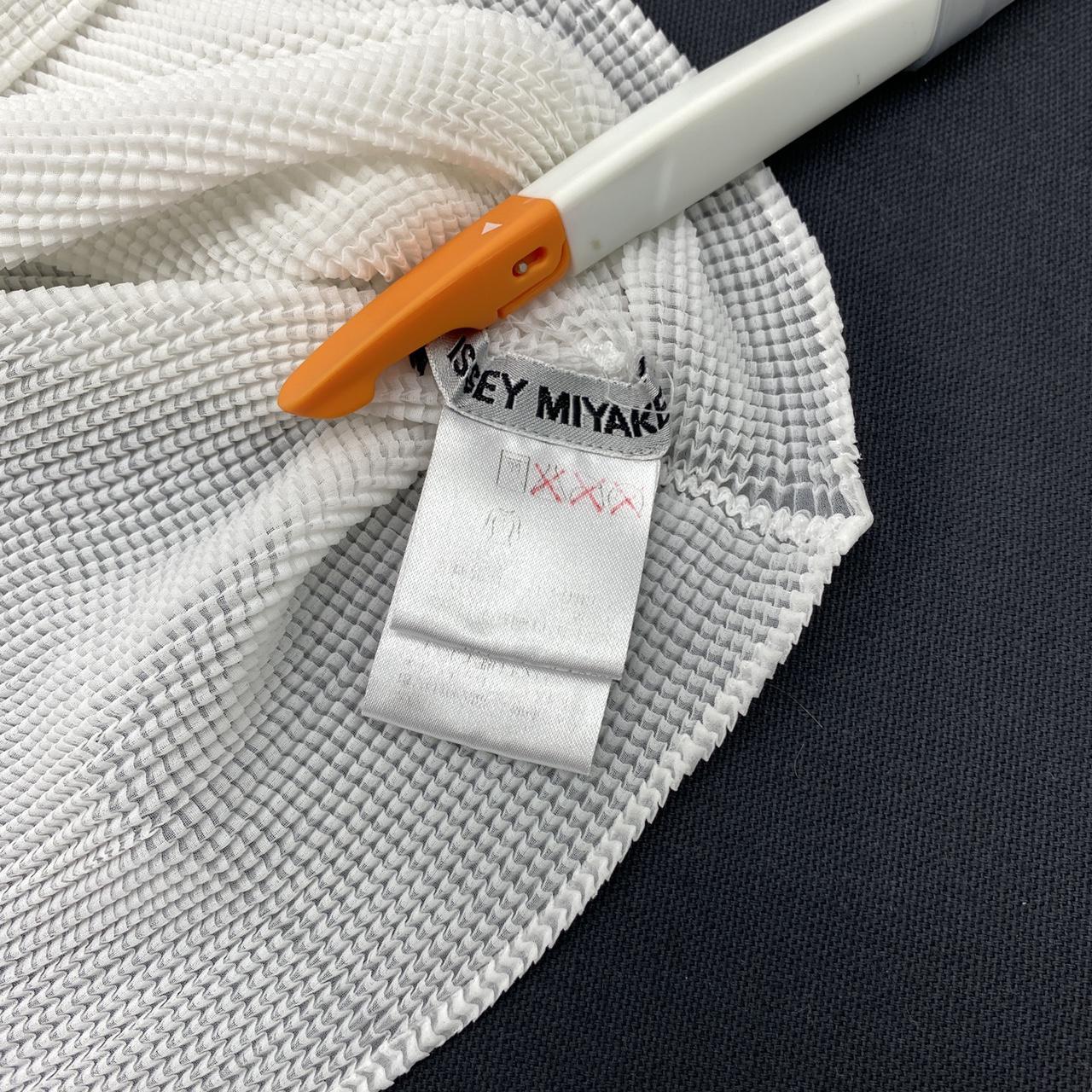 Issey Miyake Women's Vest (3)