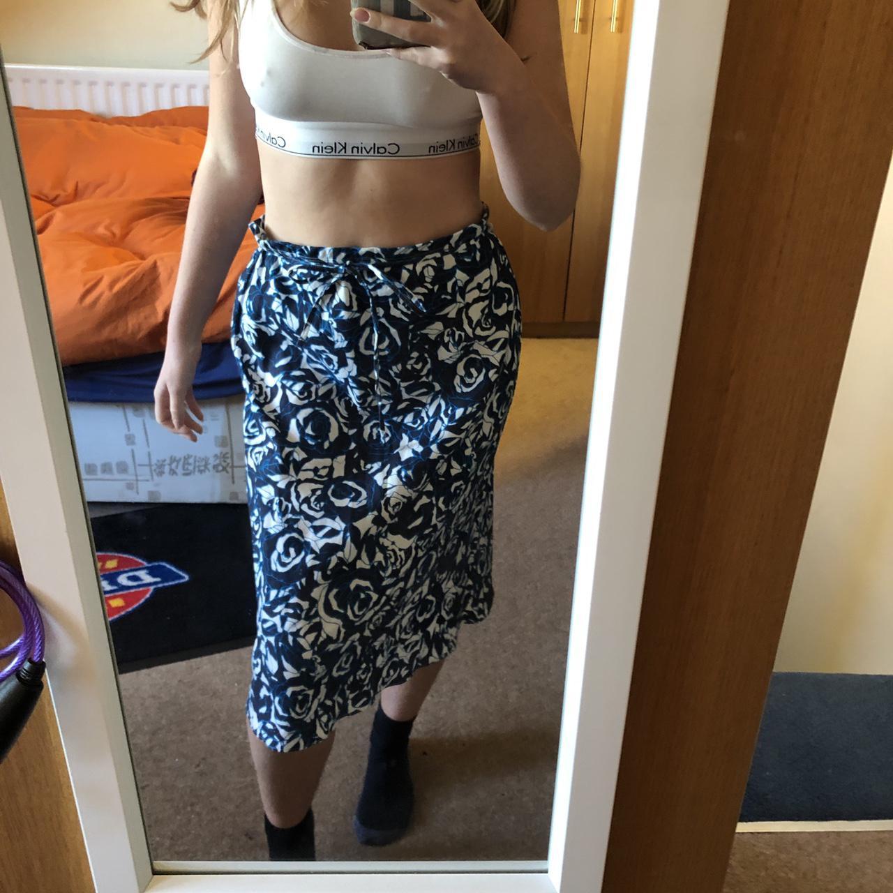 depop midi skirt