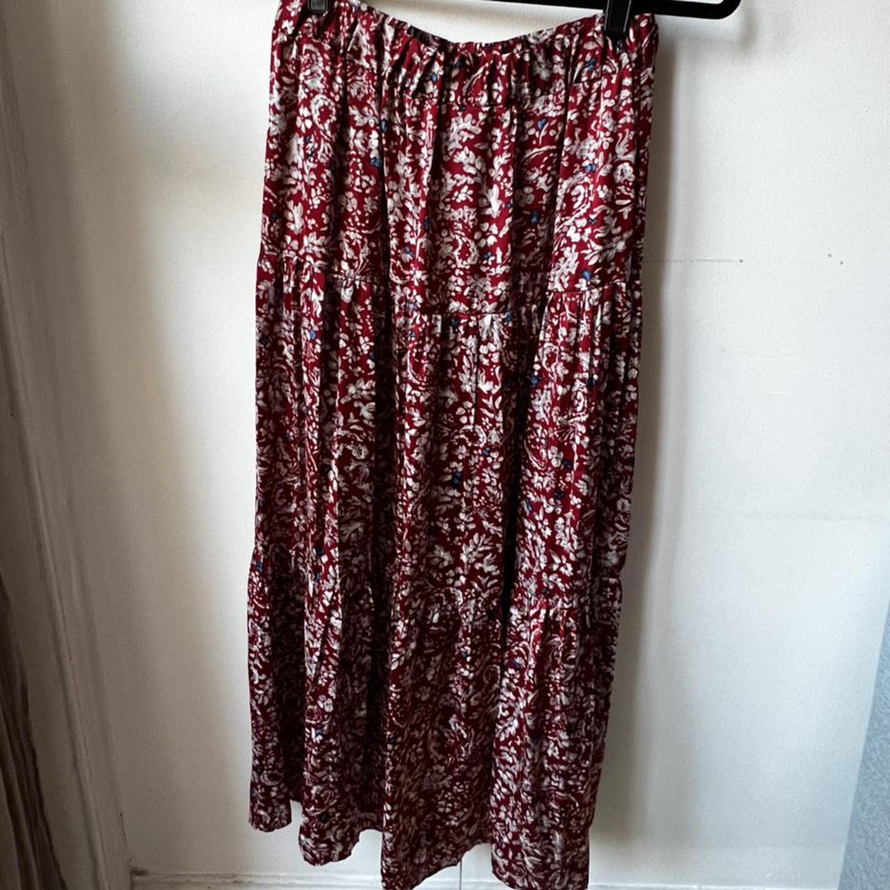 Zara floral print maxi skirt super flattering with a... - Depop