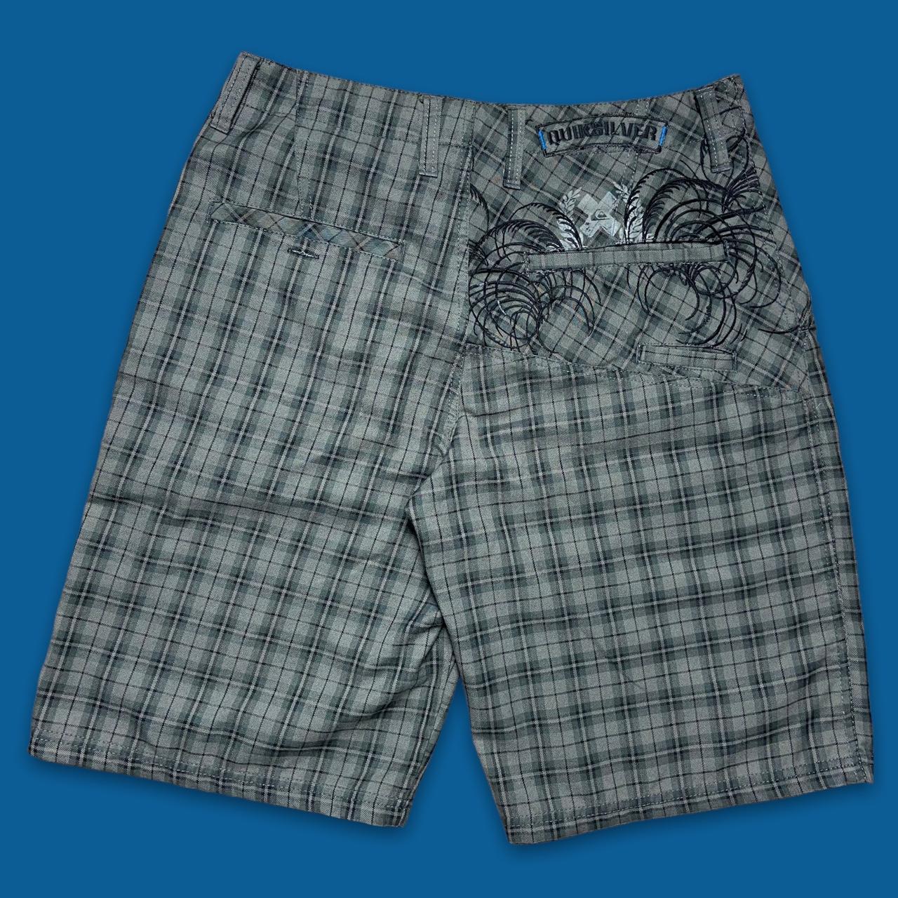 Quiksilver Men's Black and Green Shorts (2)