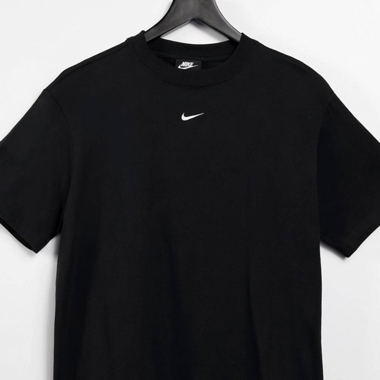 Nike Men's Black White T-shirt Depop