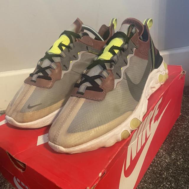 react element 87 desert sand on feet