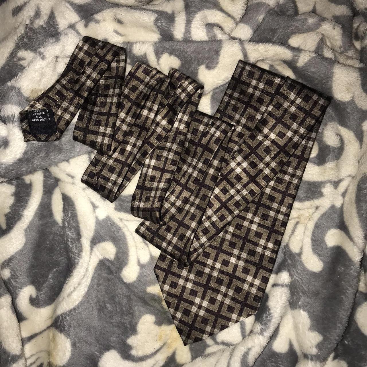 Great office attire with this brown geometric square... - Depop