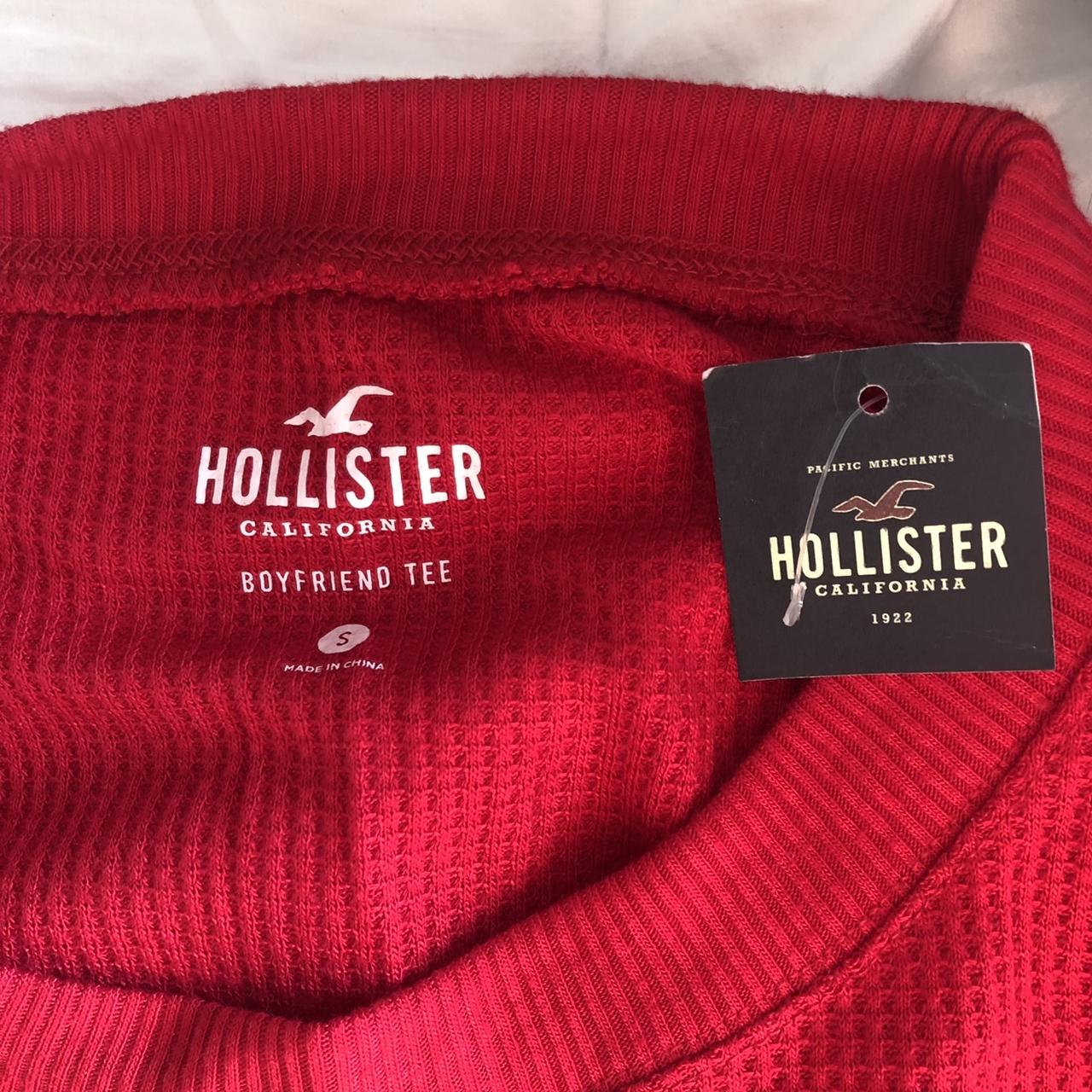 Hollister boyfriend hotsell t shirt