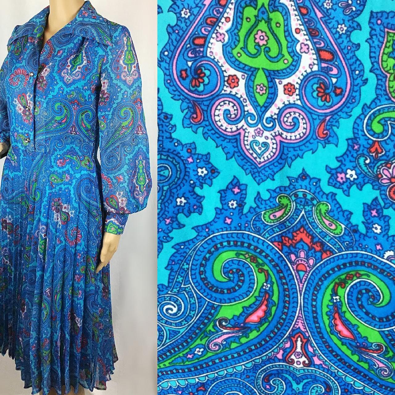 vintage 1970s Mod dress. Features a groovy... - Depop