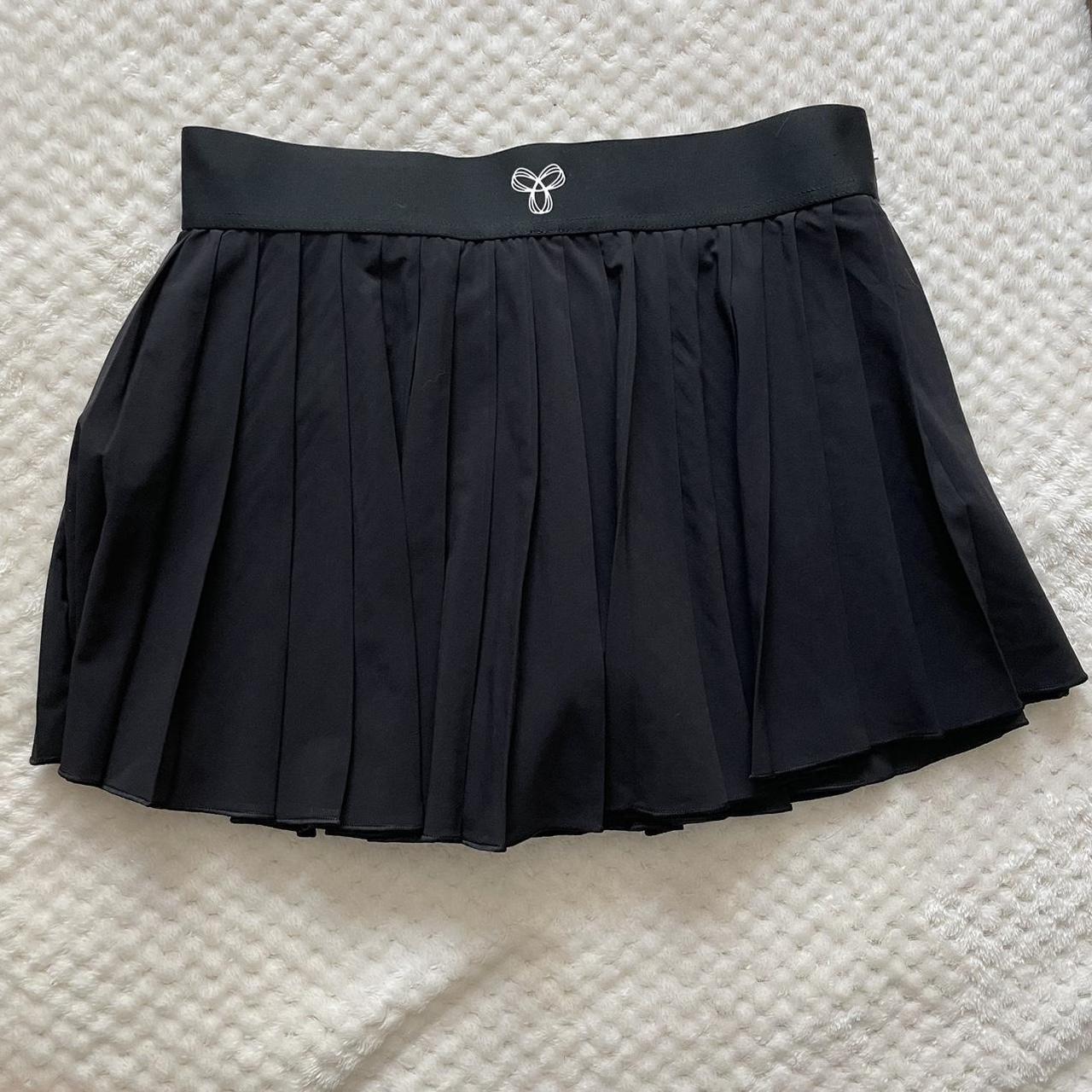 aritzia tna tennis skirt -built in shorts -worn... - Depop