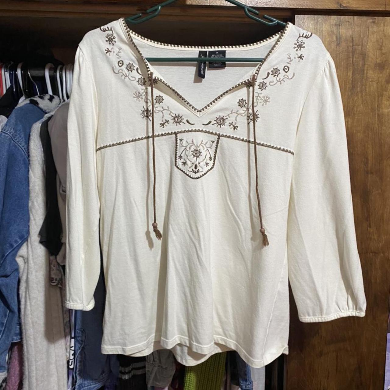 Early 2000s boho embroidered top!!! So adorable!... - Depop