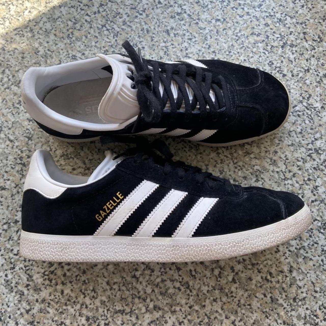 black adidas gazelle size 7