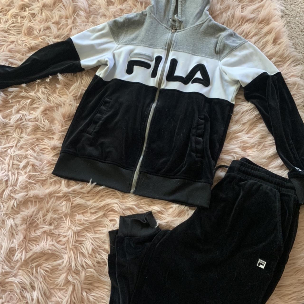 Black sales fila tracksuit